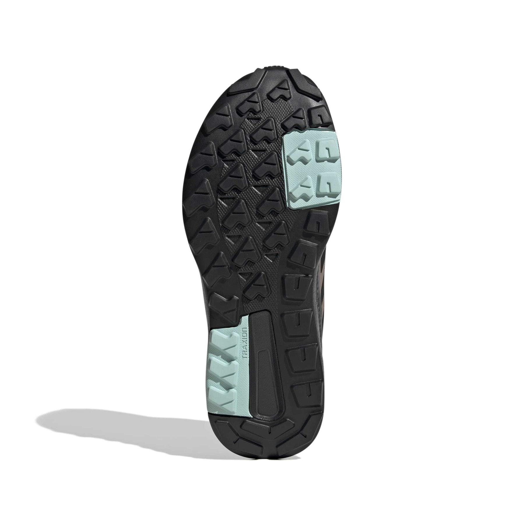 product/a/d/adidas_jq1613_4_footwear_photography_bottom_view_white-nw091625.jpg