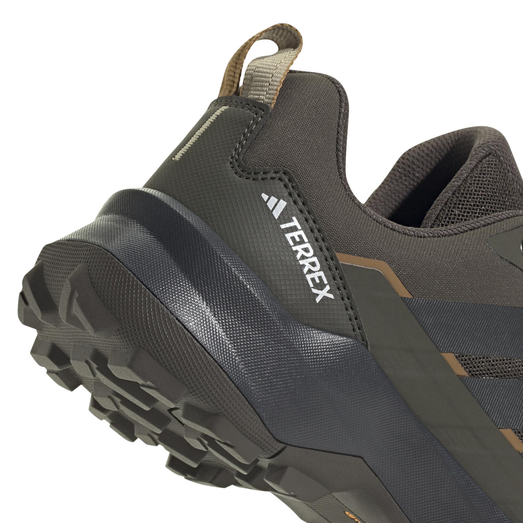 product/a/d/adidas_jq2216_9_footwear_photography_detail_view_2_white.jpg