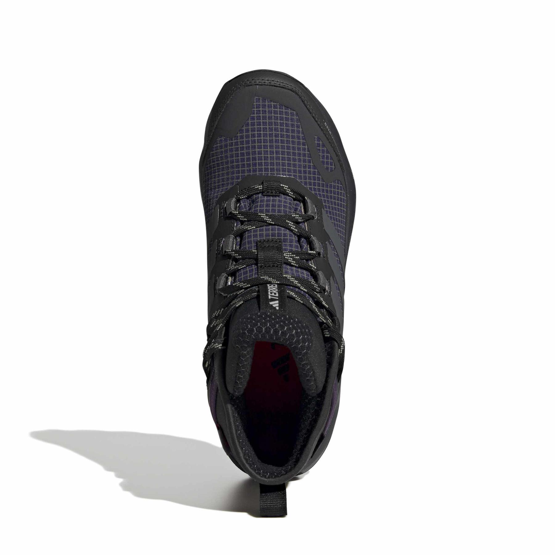 product/a/d/adidas_jq2218_3_footwear_photography_top_portrait_view_white-nw091625.jpg