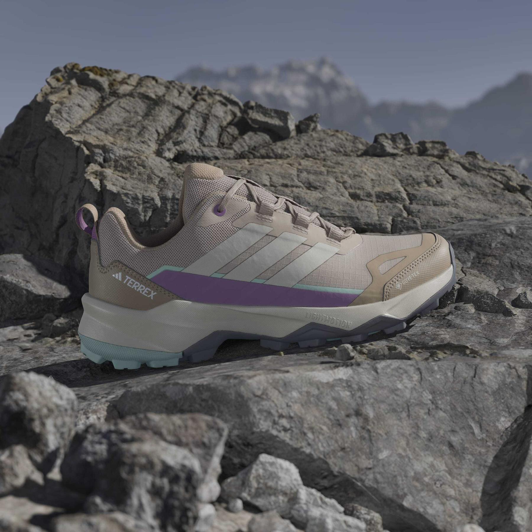 product/a/d/adidas_jq2221_15_footwear_photography_heromrktng_view_3-nw091625.jpg