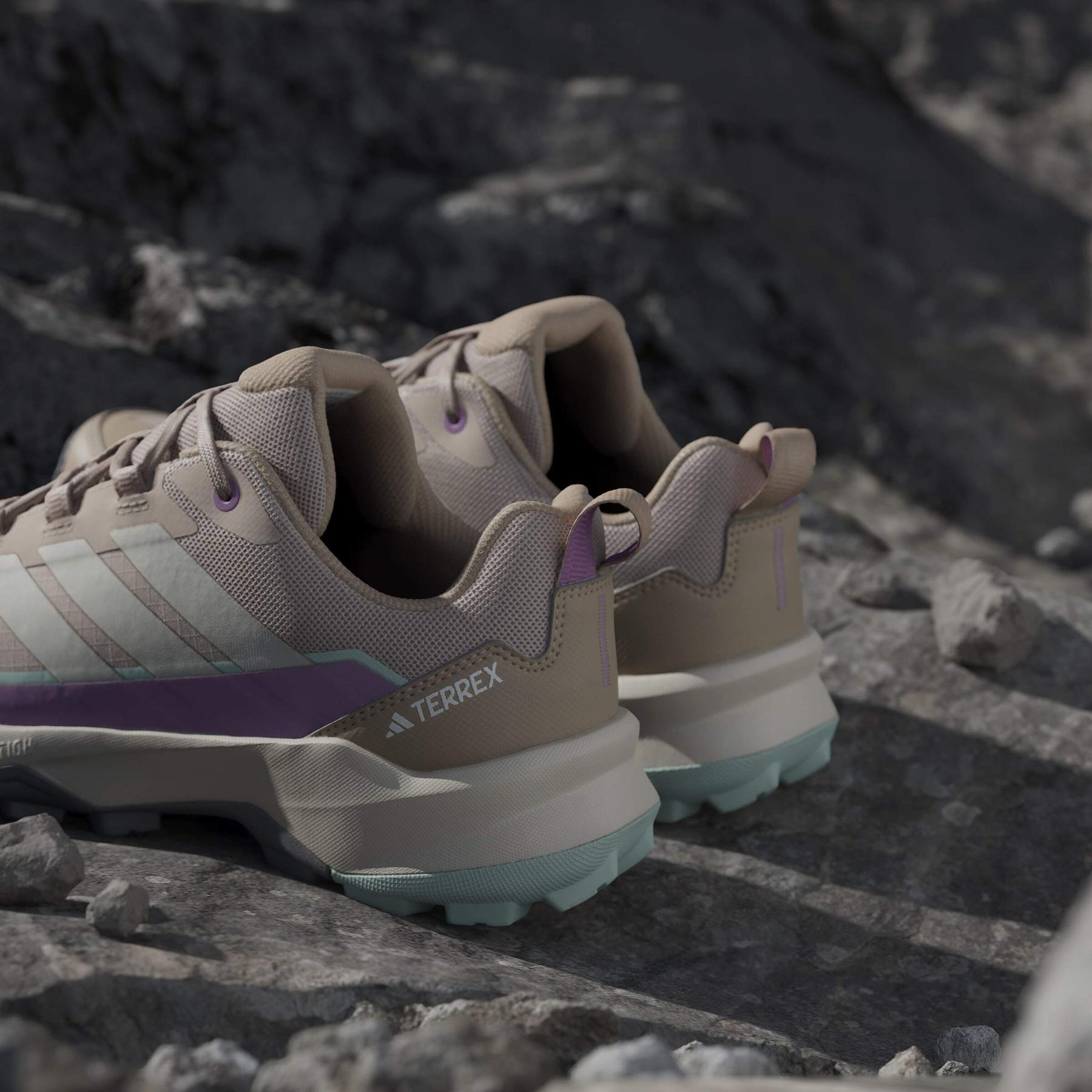 product/a/d/adidas_jq2221_22_footwear_photography_heromrktng_view_10-nw091625.jpg