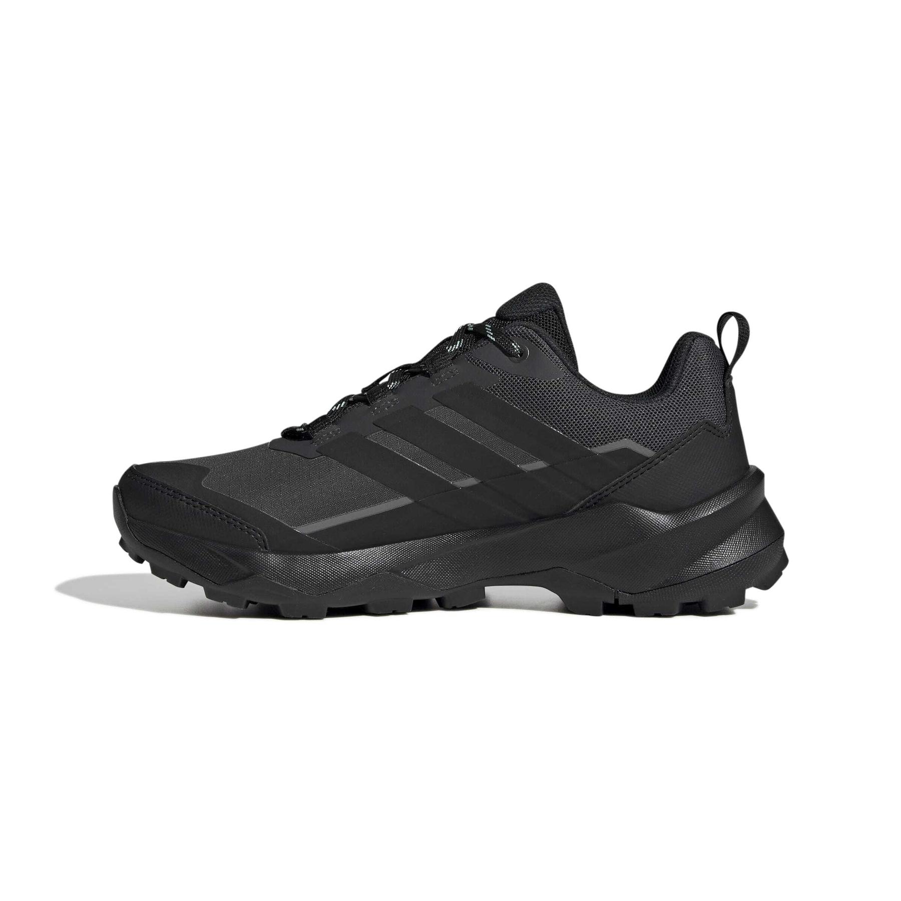 product/a/d/adidas_jq2222_5_footwear_photography_side_medial_center_view_white-nw091625.jpg