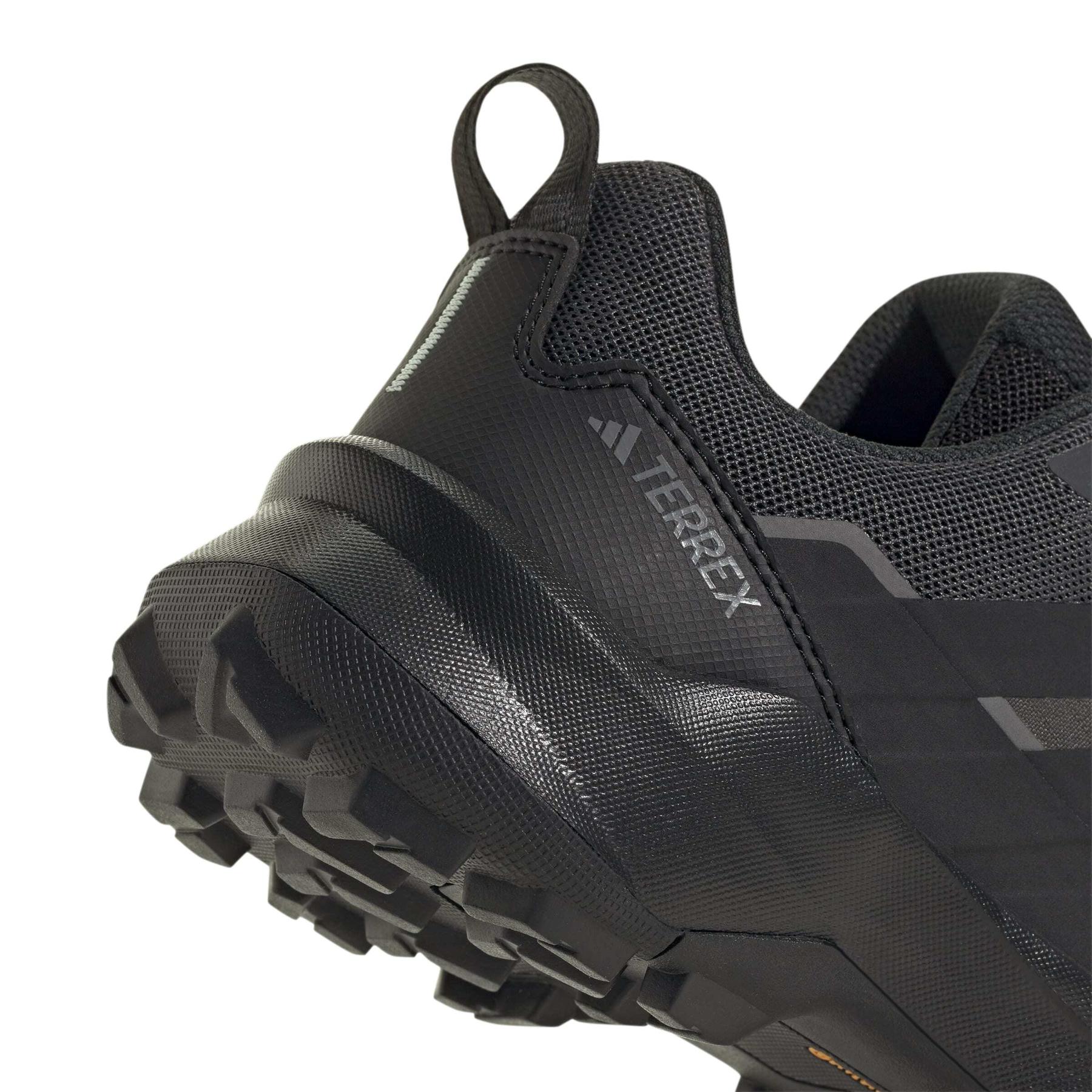 product/a/d/adidas_jq2222_8_footwear_photography_detail_view_1_white-nw091625.jpg