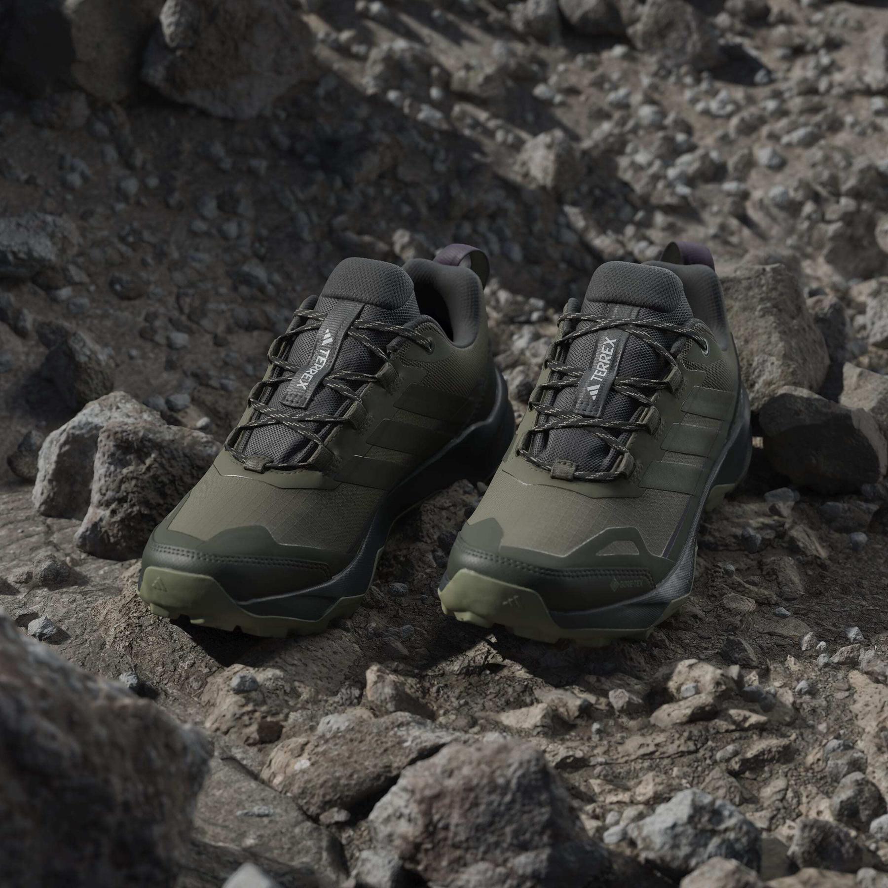 product/a/d/adidas_jq2224_18_footwear_photography_heromrktng_view_5-nw091625.jpg