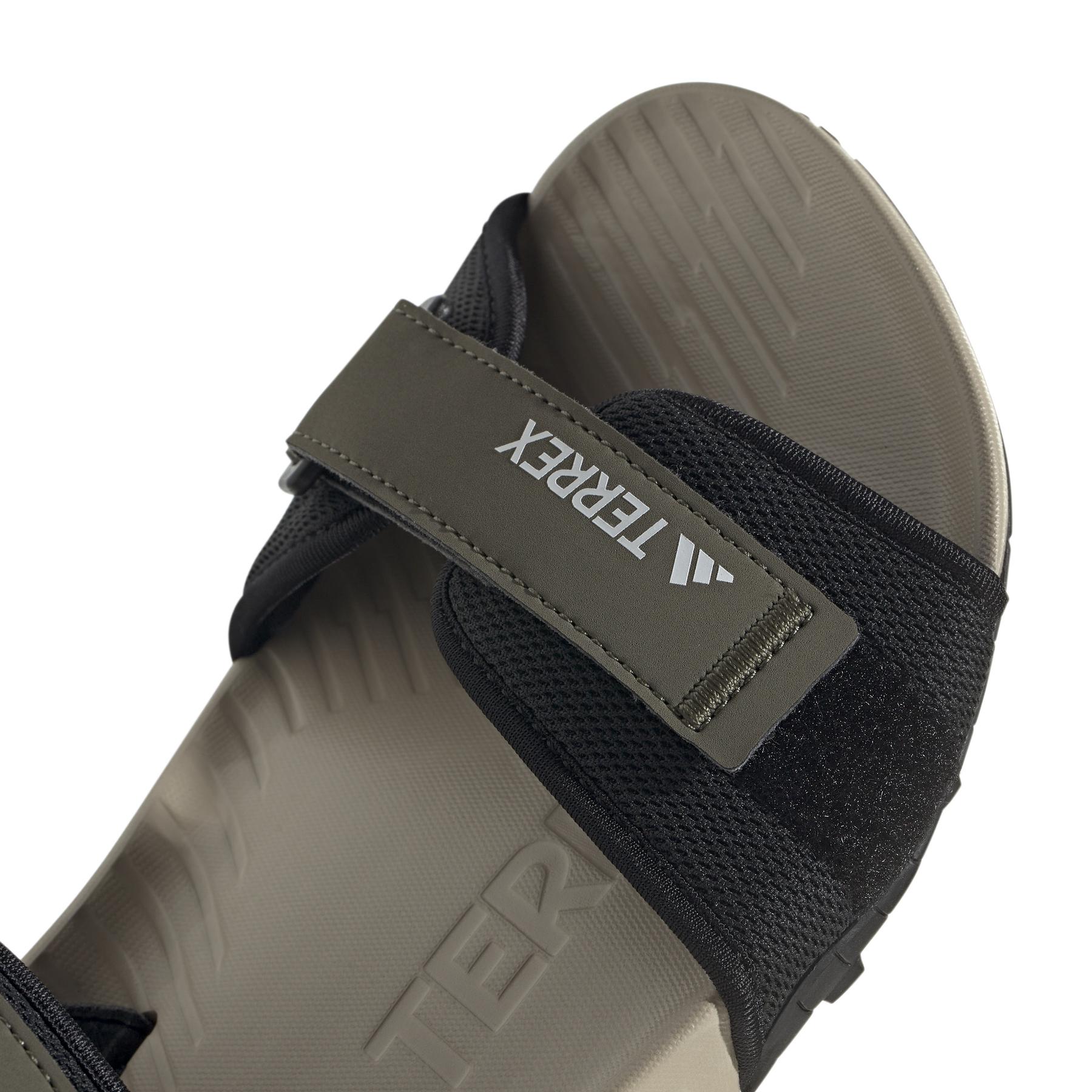 product/a/d/adidas_jq2236_olistr-cblack-wonbei_9.jpg