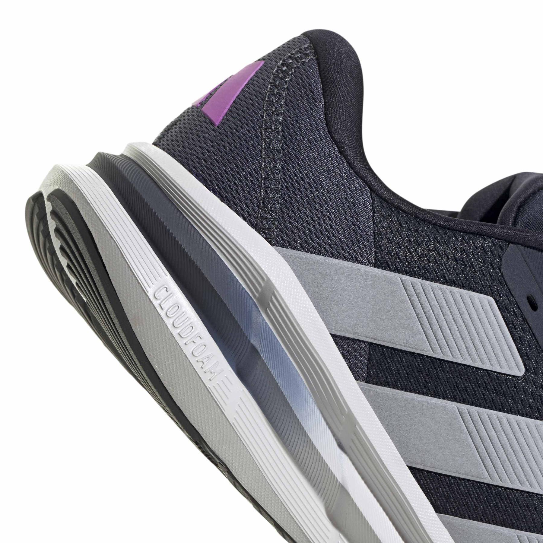 product/a/d/adidas_jq2621_9_footwear_photography_detail_view_2_white-nw091625.jpg