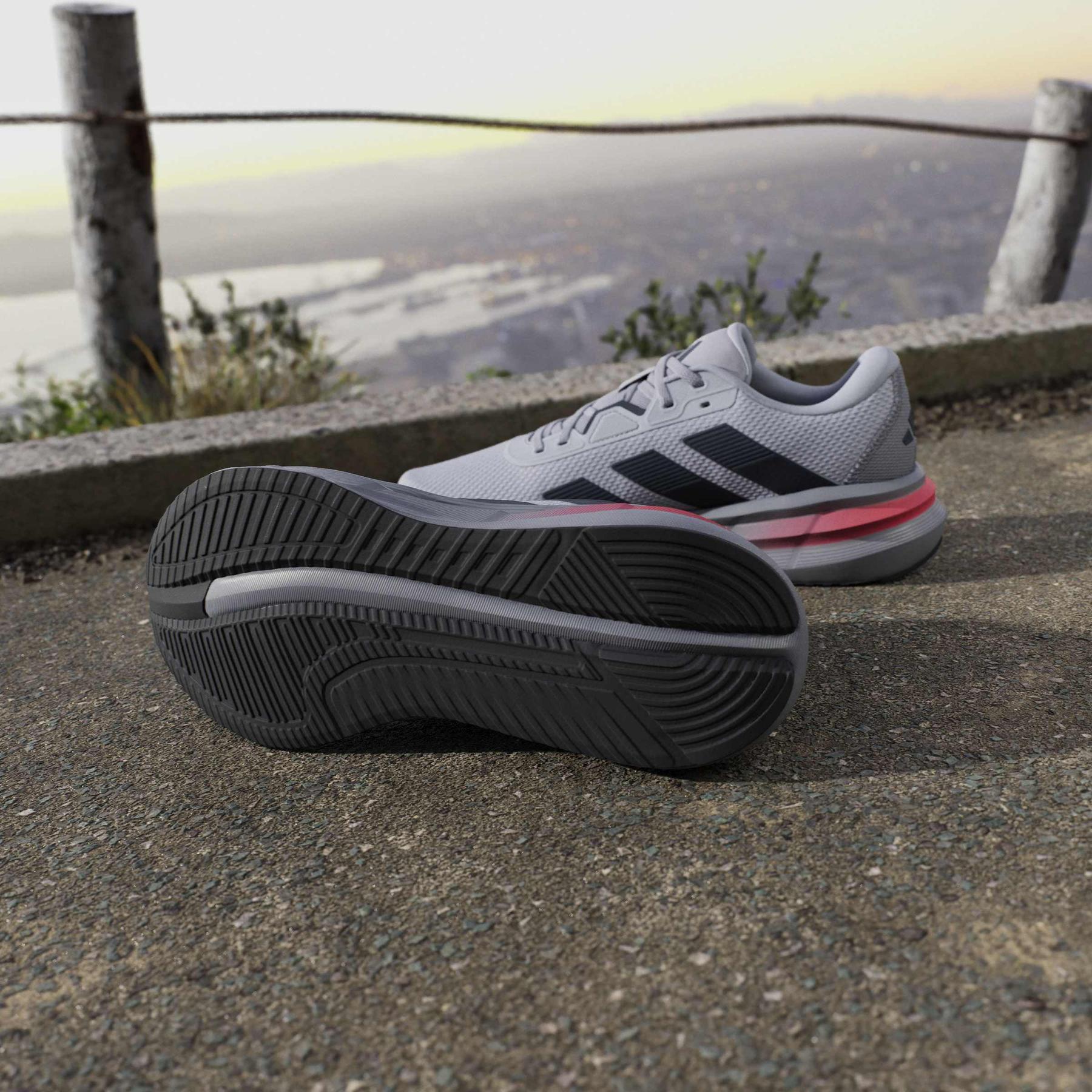 product/a/d/adidas_jq2626_16_footwear_photography_heromrktng_view_4-nw091625.jpg