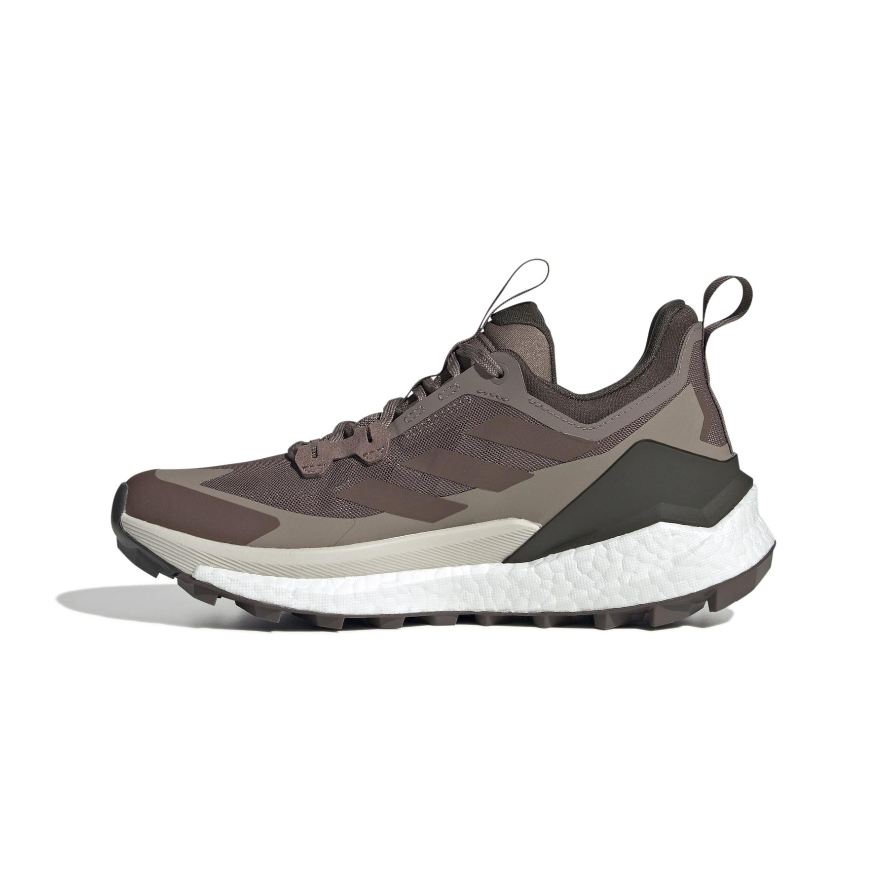 product/a/d/adidas_jq9906_5_footwear_photography_side_medial_center_view_white-nw091625.jpg