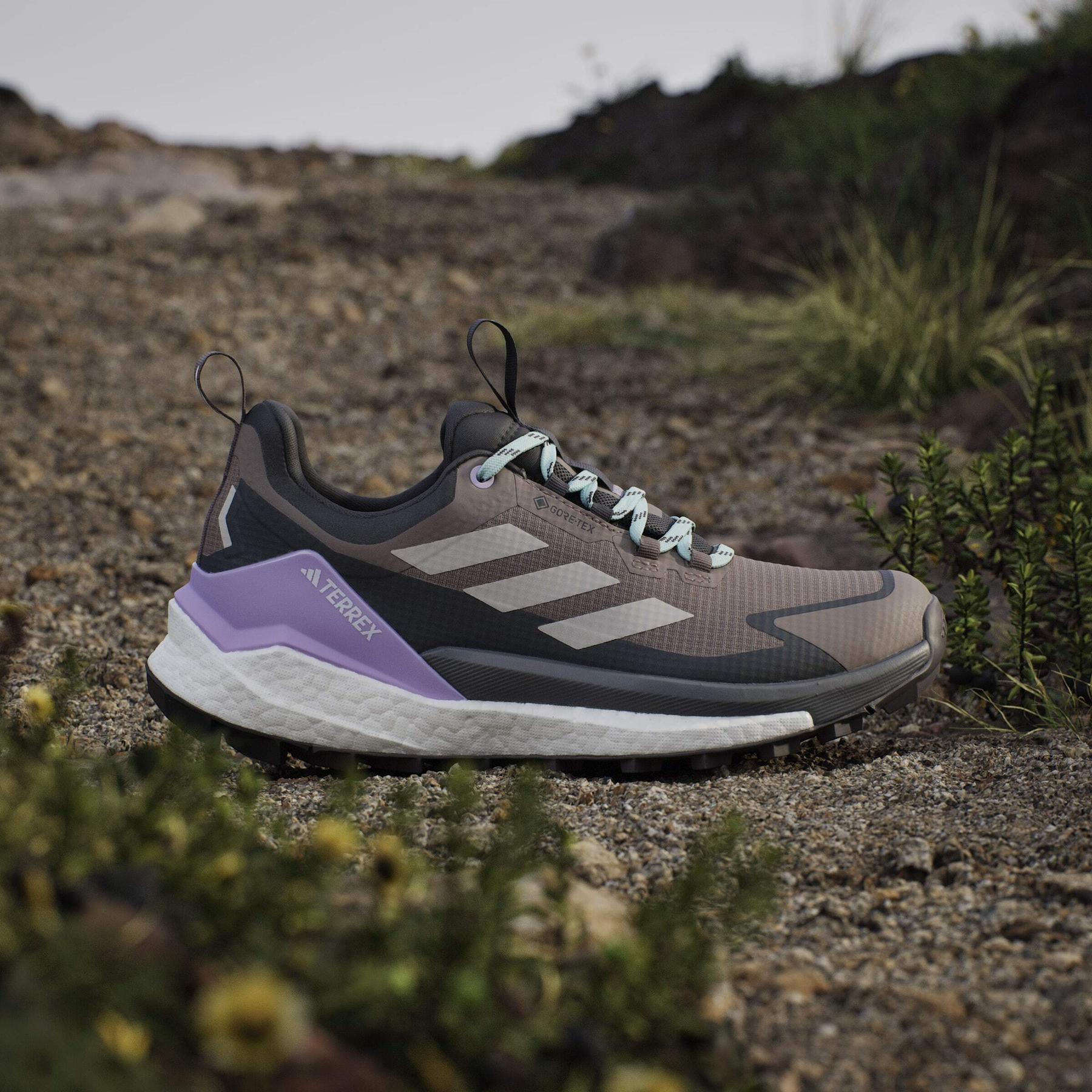 product/a/d/adidas_jq9912_16_footwear_photography_heromrktng_view_3-nw091625.jpg