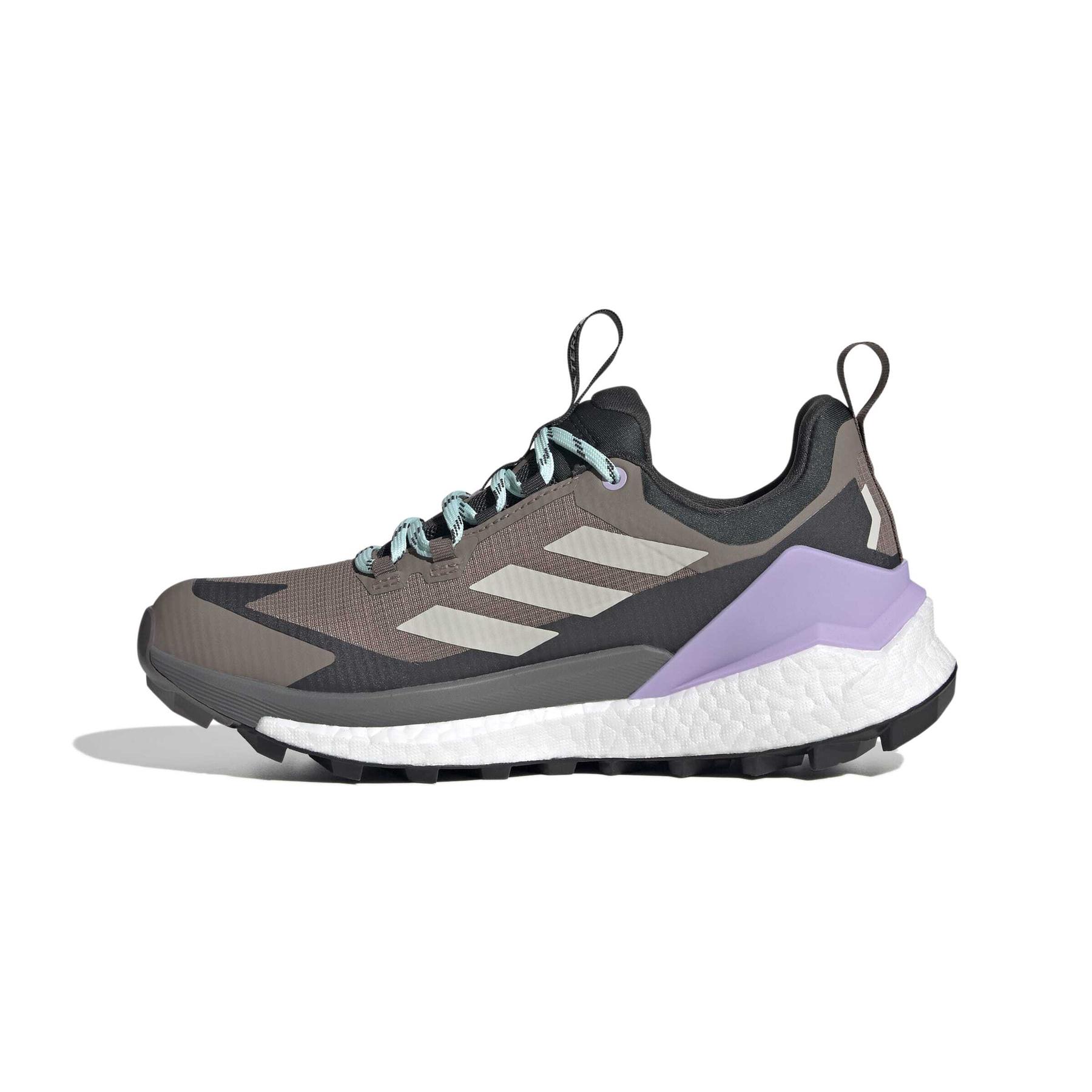 product/a/d/adidas_jq9912_5_footwear_photography_side_medial_center_view_white-nw091625.jpg