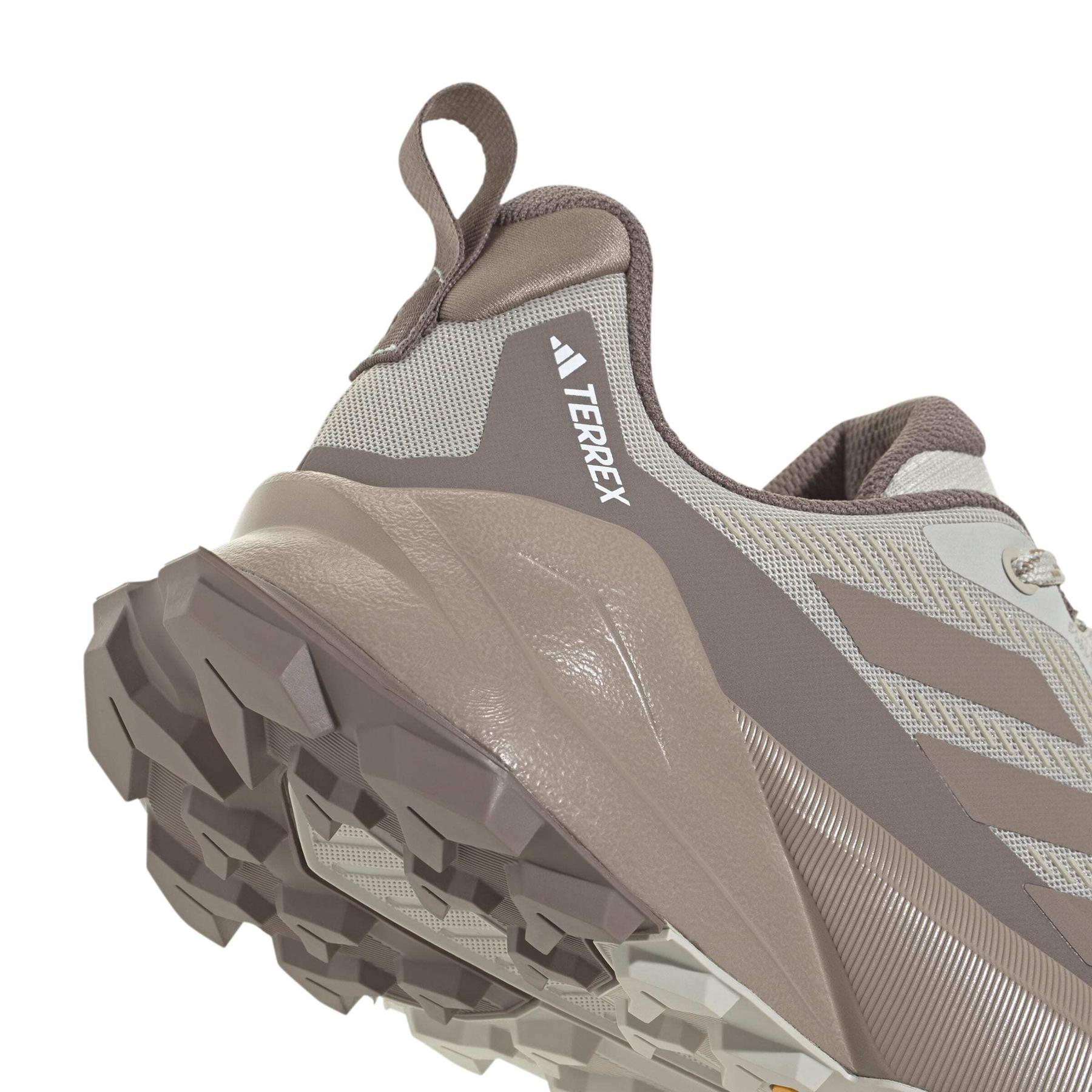 product/a/d/adidas_jq9923_8_footwear_photography_detail_view_1_white-nw091625.jpg
