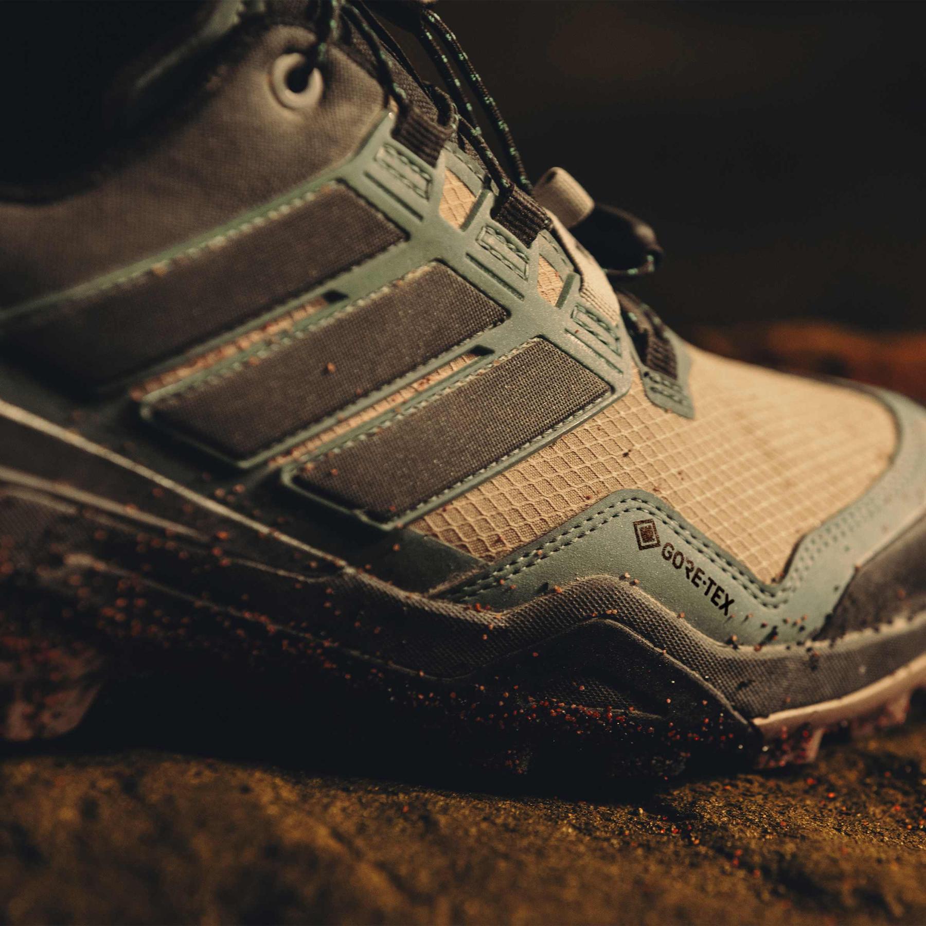 product/a/d/adidas_jq9929_16_footwear_photography_heromrktng_view_4-072925nw.jpg