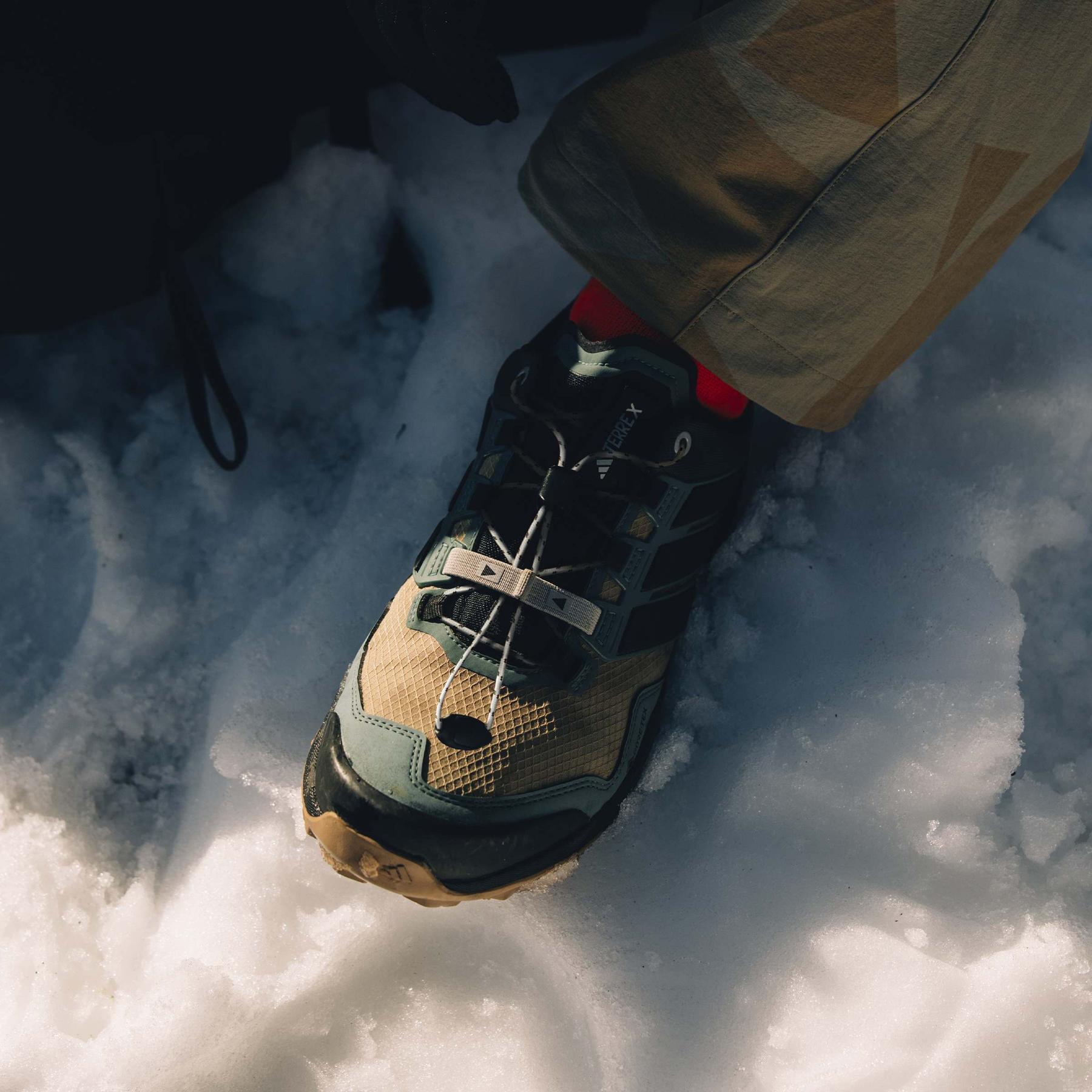 product/a/d/adidas_jq9929_17_footwear_photography_heromrktng_view_5-072925nw.jpg