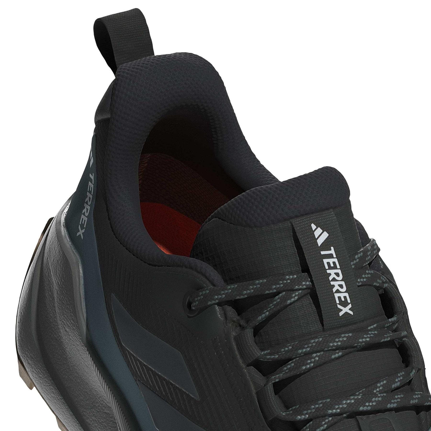 product/a/d/adidas_jq9944_8_footwear_photography_detail_view_1_white-nw091625.jpg