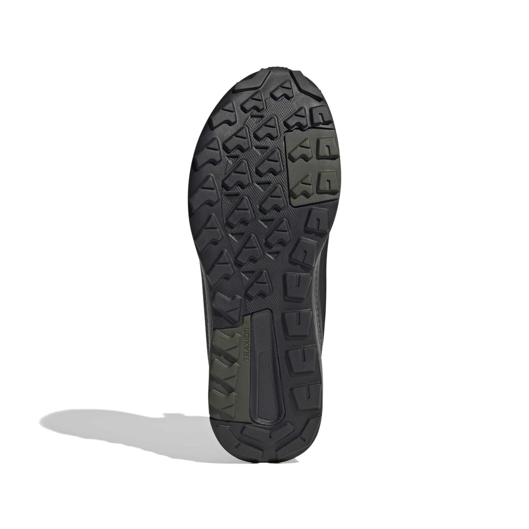 product/a/d/adidas_jq9952_4_footwear_photography_bottom_view_white-nw091625.jpg