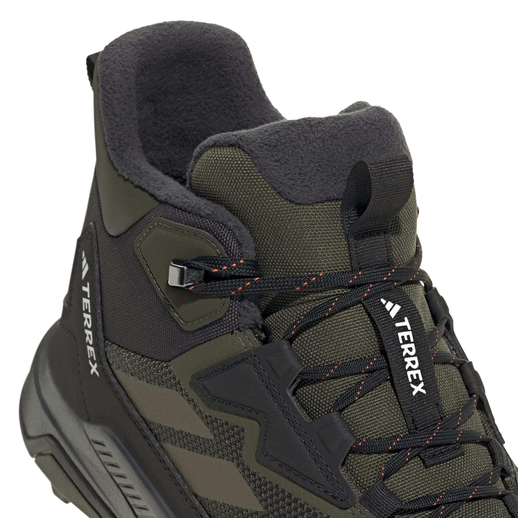 product/a/d/adidas_jq9952_9_footwear_photography_detail_view_2_white-nw091625.jpg