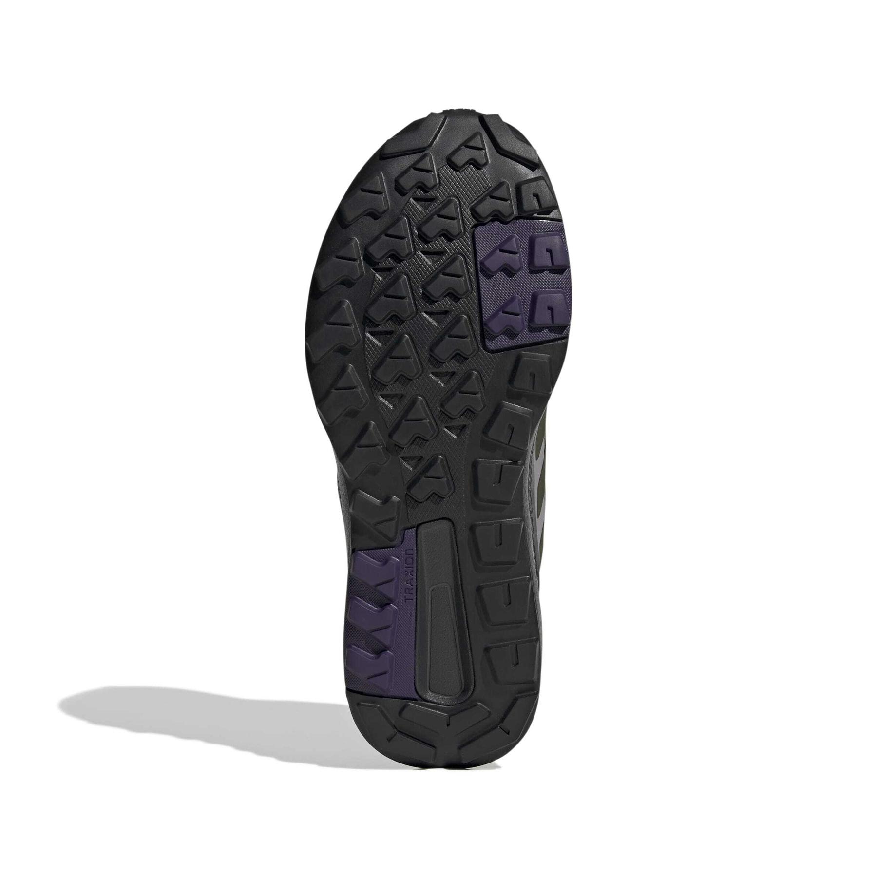 product/a/d/adidas_jq9962_4_footwear_photography_bottom_view_white-nw091625.jpg