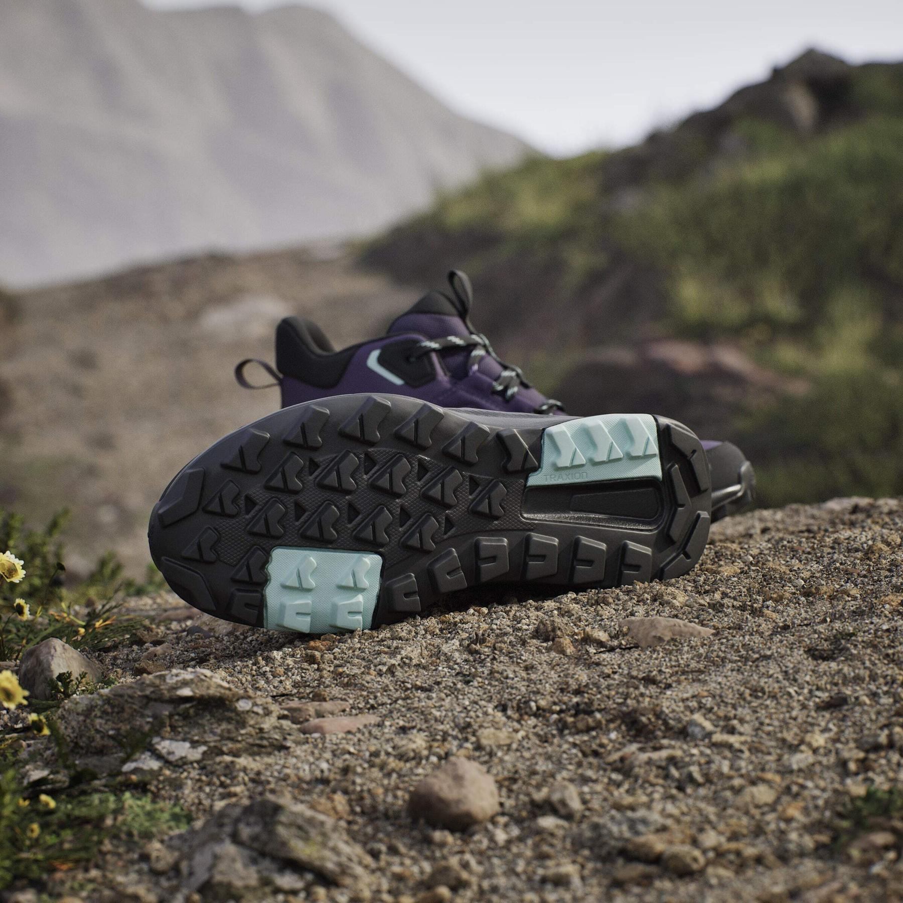 product/a/d/adidas_jq9966_16_footwear_photography_heromrktng_view_4-nw091625.jpg