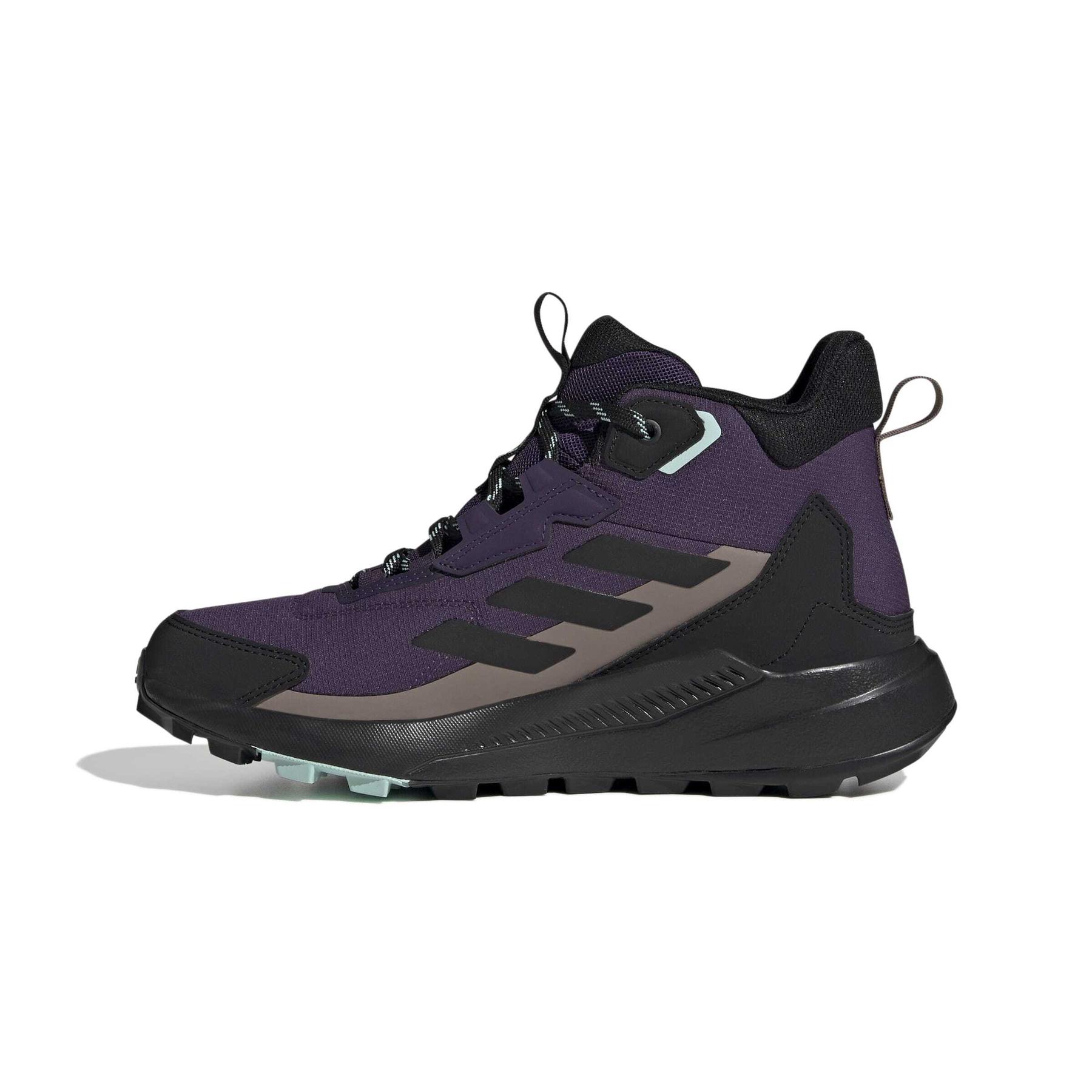 product/a/d/adidas_jq9966_5_footwear_photography_side_medial_center_view_white-nw091625.jpg