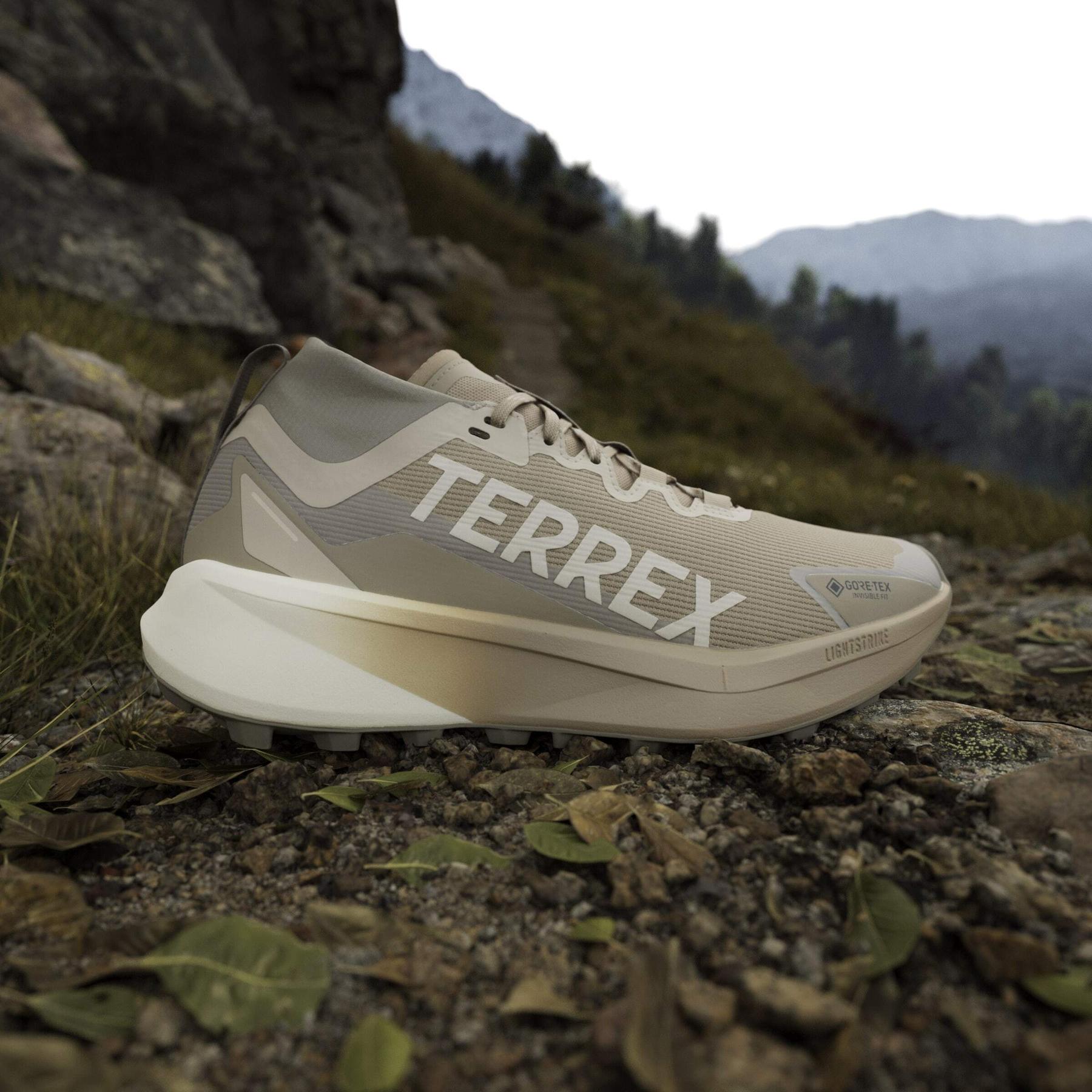 product/a/d/adidas_jr1507_18_footwear_photography_heromrktng_view_3-nw091625.jpg