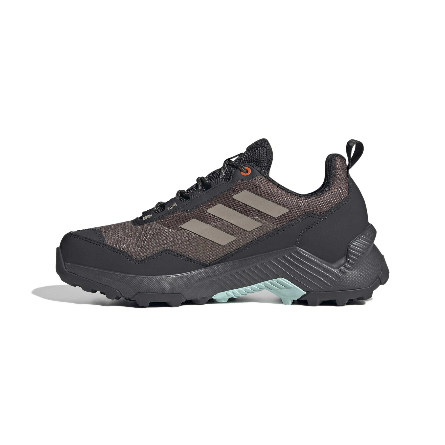 product/a/d/adidas_jr2708_5_footwear_photography_side_medial_center_view_white-nw091625.jpg