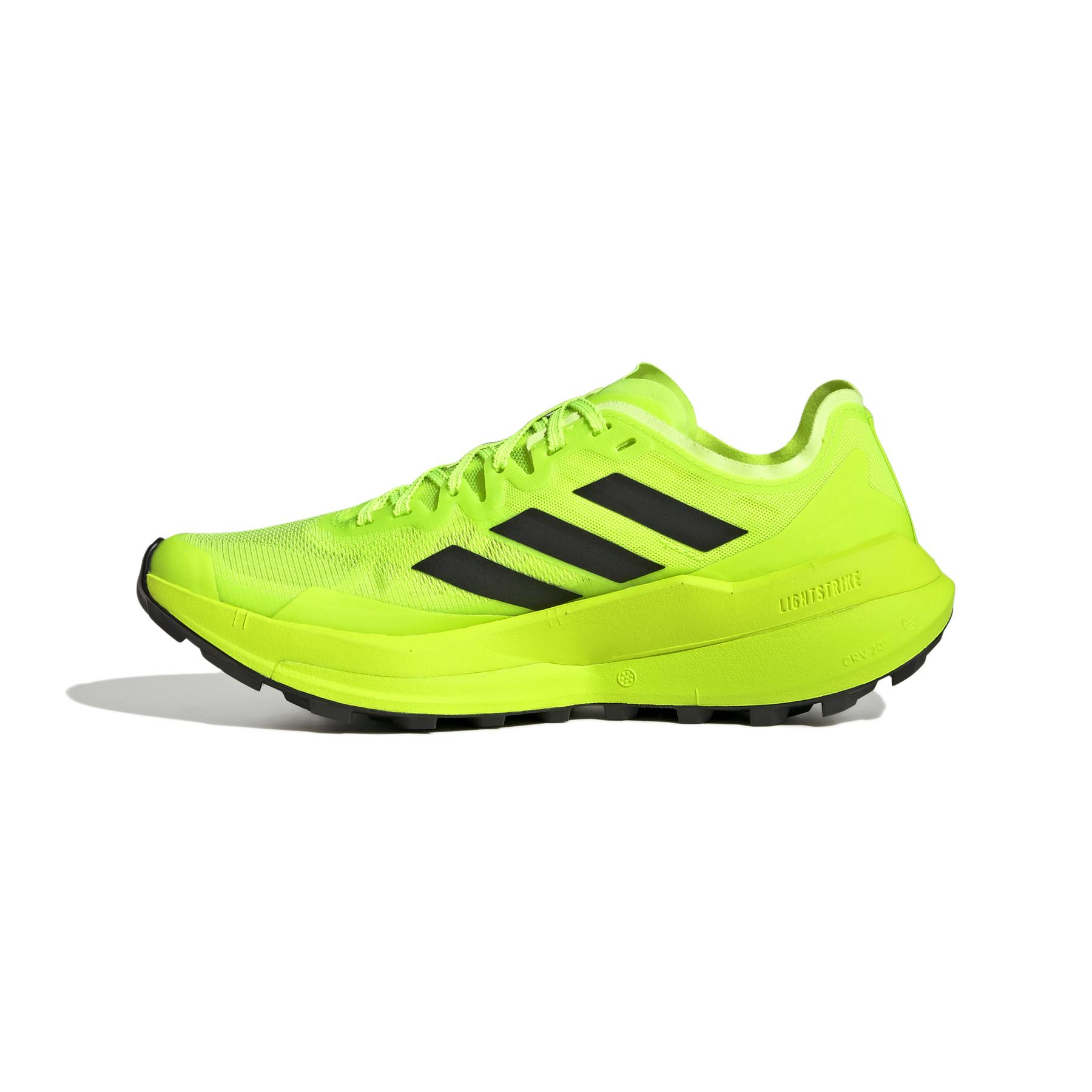 product/a/d/adidas_jr5219_5_footwear_photography_side_medial_center_view_white-nw091725.jpg