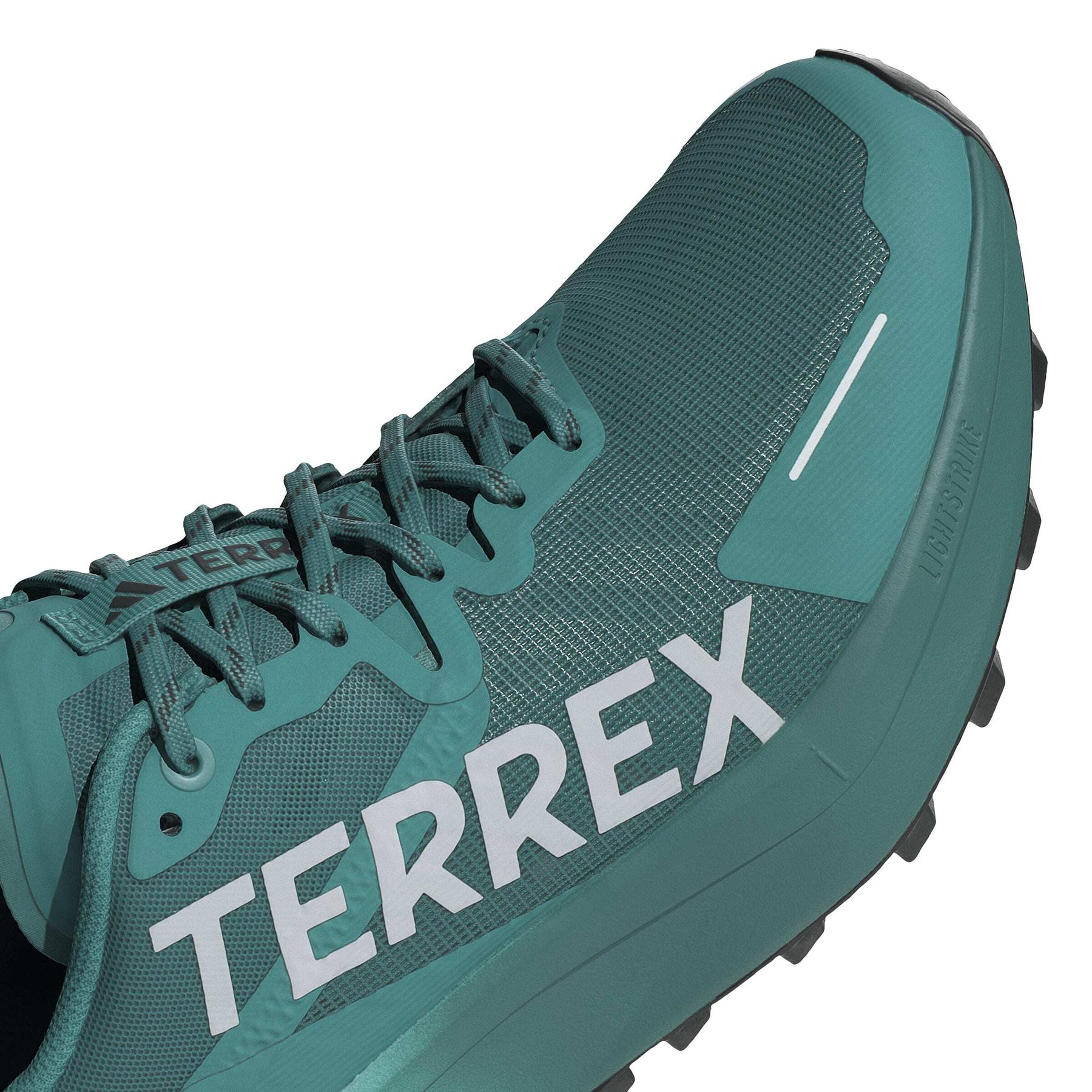 product/a/d/adidas_jr5243_8_footwear_photography_detail_view_1_white-nw091725.jpg