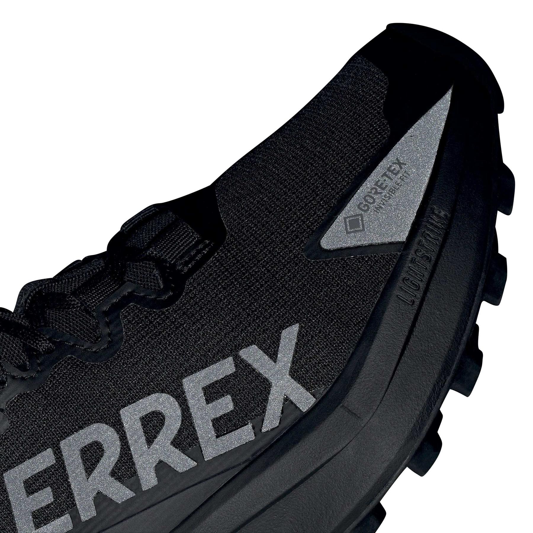 product/a/d/adidas_jr5247_13_footwear_photography_reflective_detail_white-nw091725.jpg