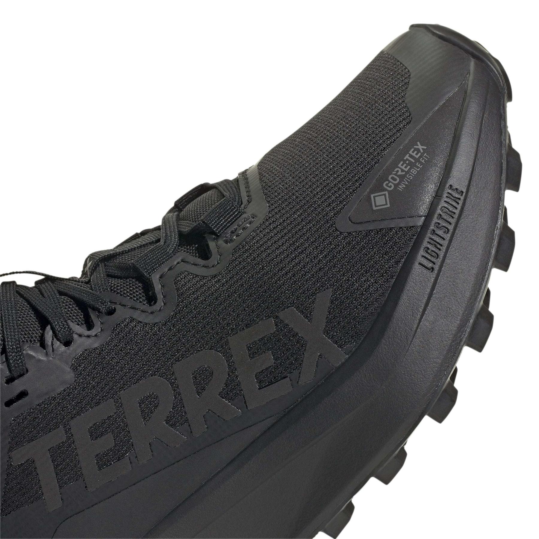 product/a/d/adidas_jr5247_9_footwear_photography_detail_view_2_white-nw091725.jpg