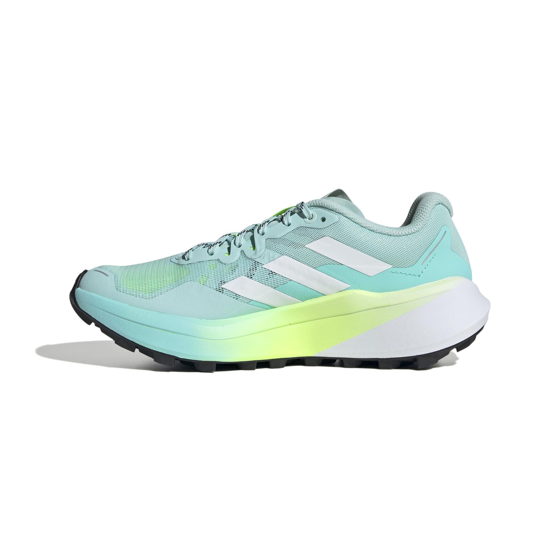 product/a/d/adidas_jr5250_5_footwear_photography_side_medial_center_view_white.jpg