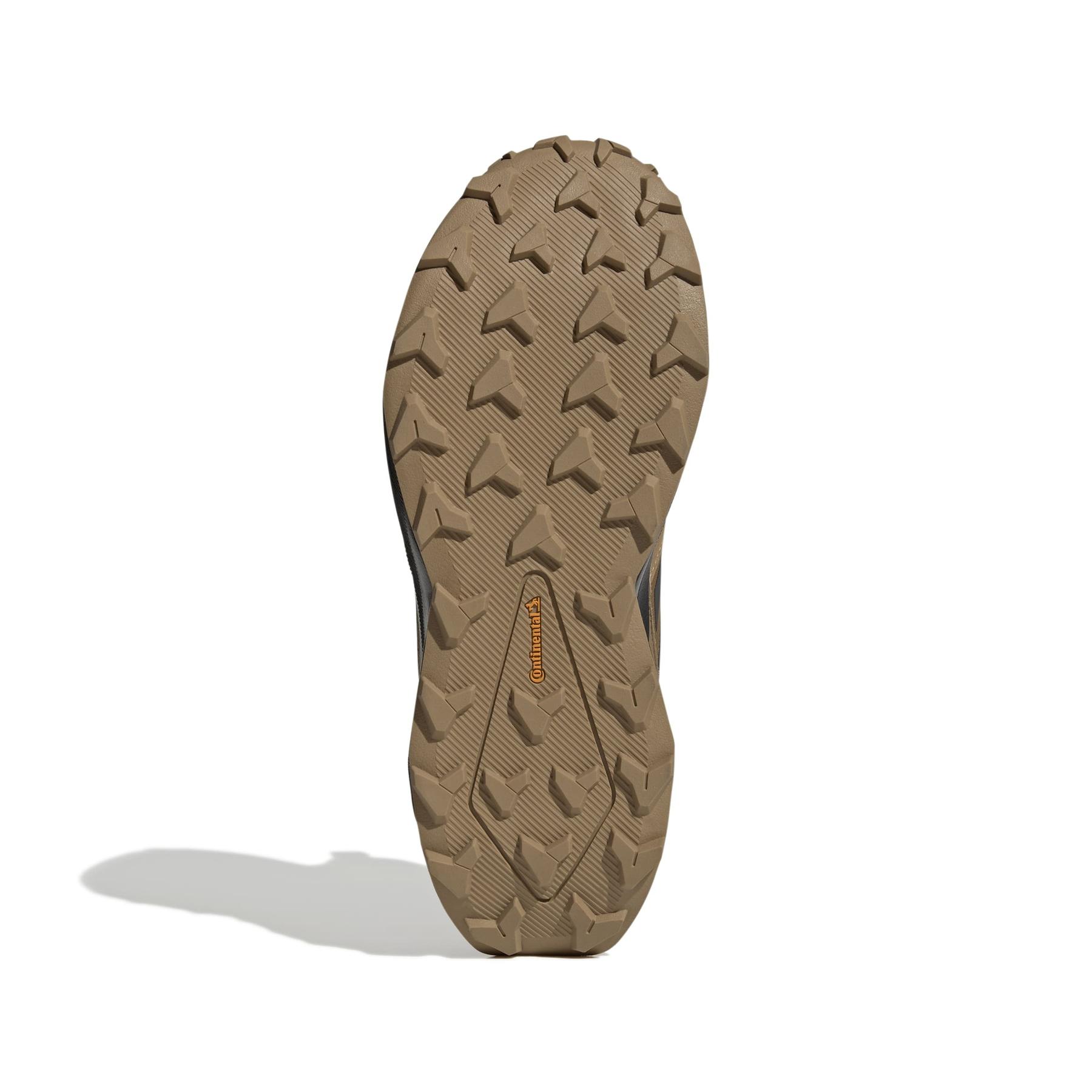 product/a/d/adidas_jr5297_4_footwear_photography_bottom_view_white-nw091725.jpg
