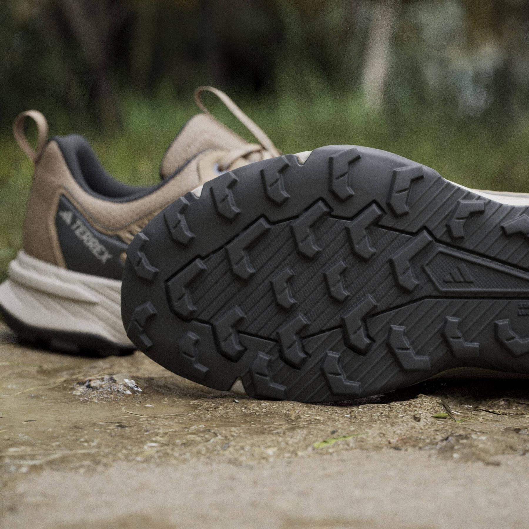 product/a/d/adidas_jr7771_24_footwear_photography_heromrktng_view_11-nw091725.jpg