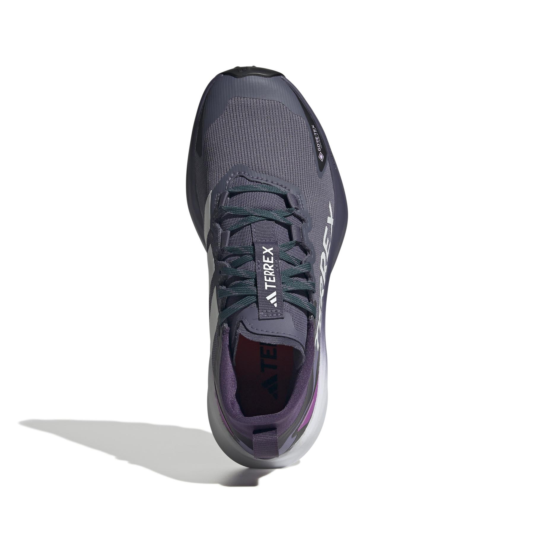 product/a/d/adidas_jr7785_3_footwear_photography_top_portrait_view_white.jpg