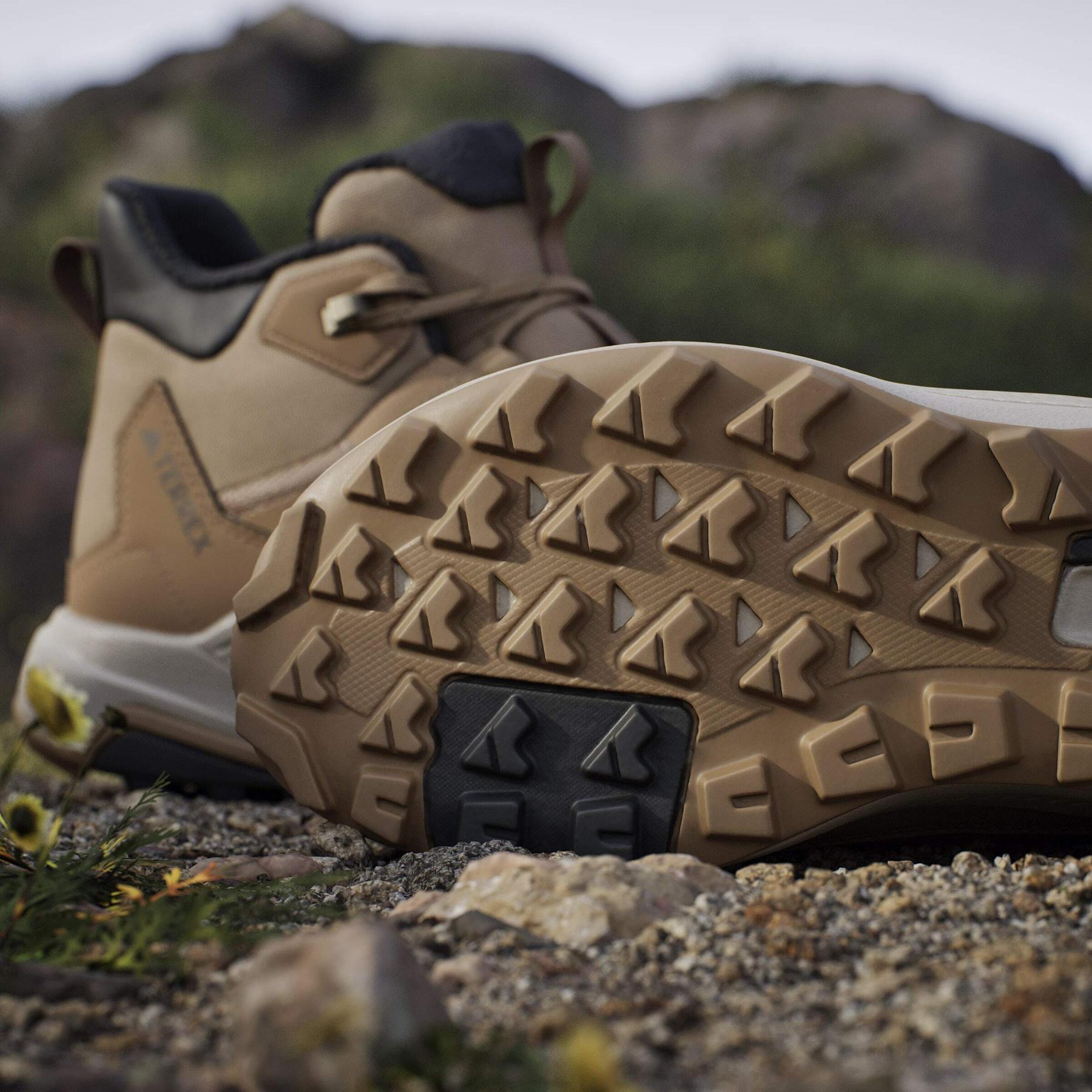 product/a/d/adidas_js1431_23_footwear_photography_heromrktng_view_11-nw091725.jpg