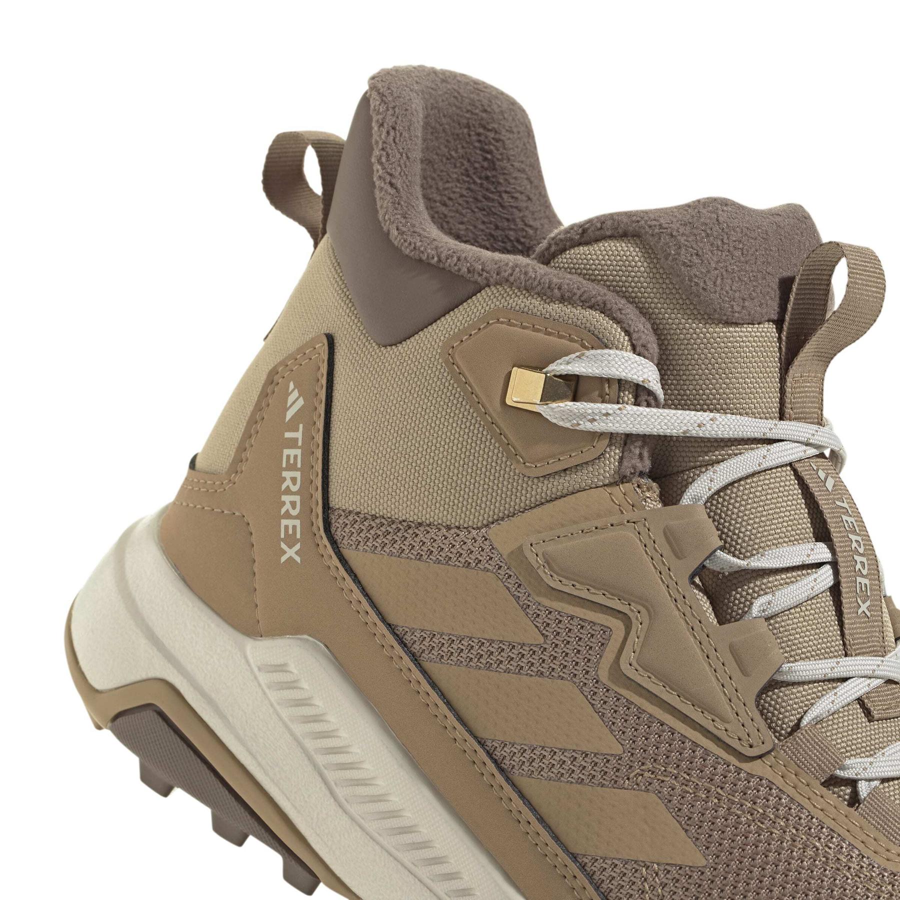 product/a/d/adidas_js1432_9_footwear_photography_detail_view_2_white-nw091725.jpg