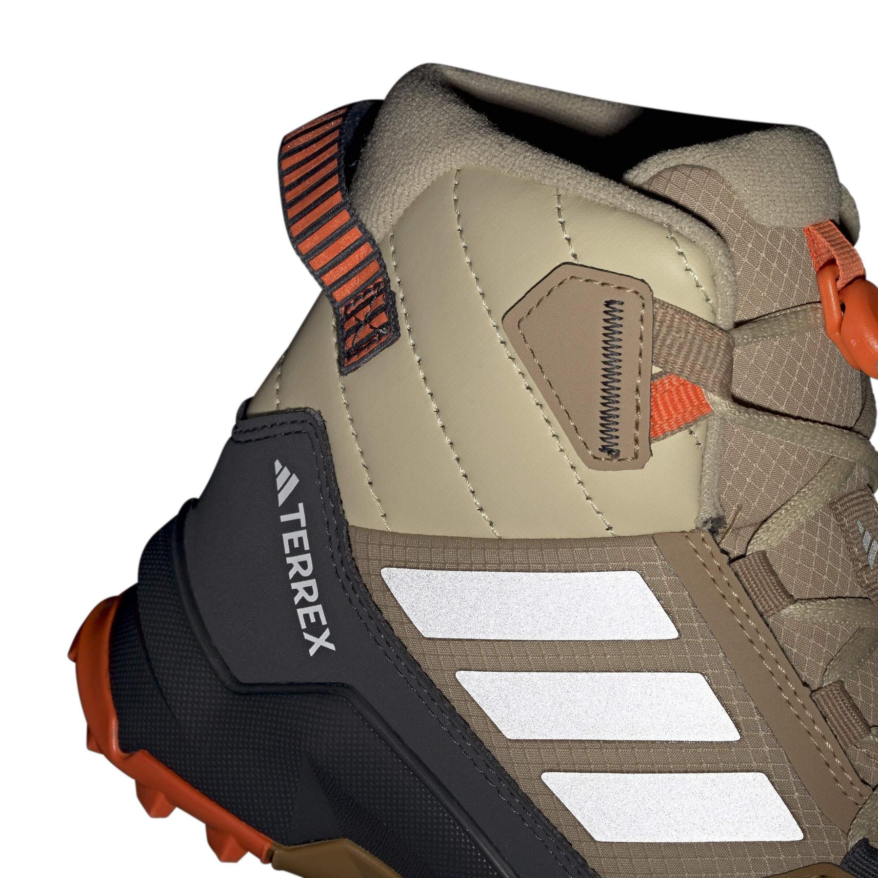 product/a/d/adidas_js2922_13_footwear_photography_reflective_detail_white-nw091725.jpg