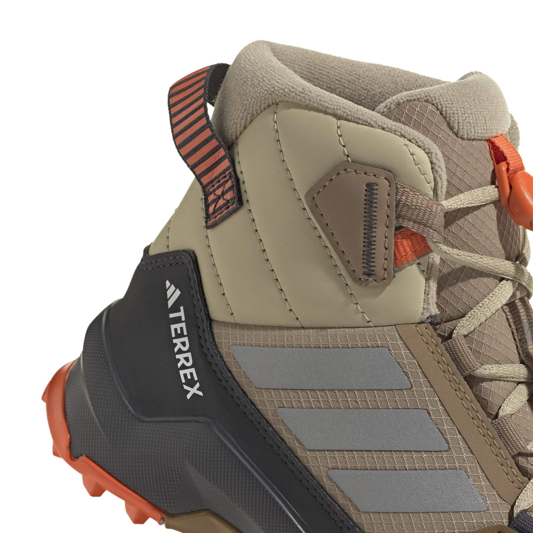 product/a/d/adidas_js2922_9_footwear_photography_detail_view_2_white-nw091725.jpg