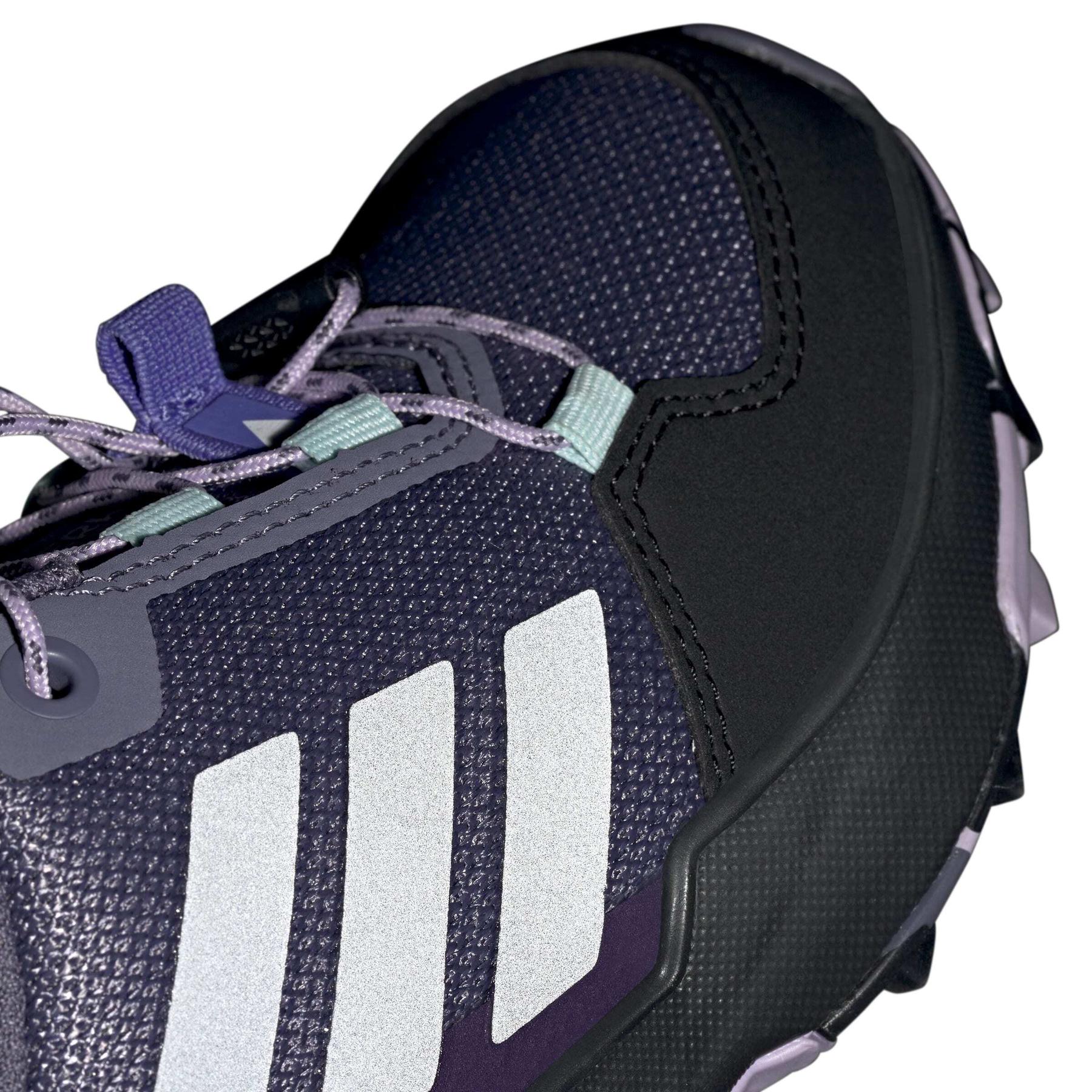 product/a/d/adidas_js2961_13_footwear_photography_reflective_detail_white-nw091725.jpg