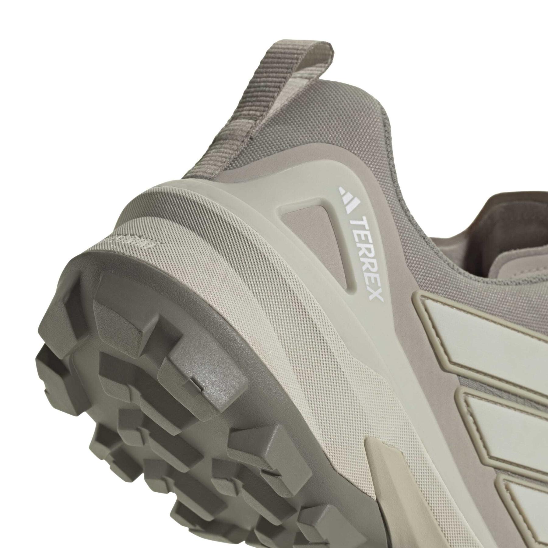 product/a/d/adidas_js4610_8_footwear_photography_detail_view_1_white-nw091725.jpg