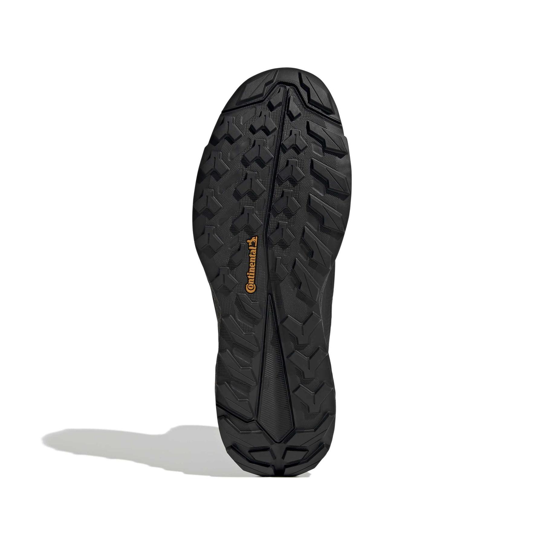 product/a/d/adidas_ki8655_4_footwear_photography_bottom_view_white-nw091725.jpg