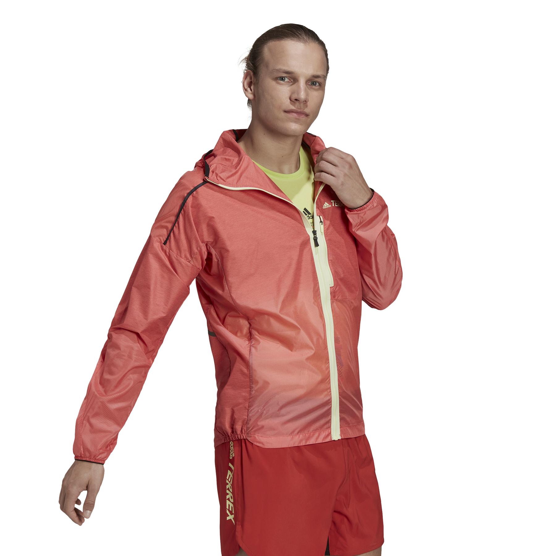 product/h/1/h11744_app_on-model_walking_white_1645112048.jpg