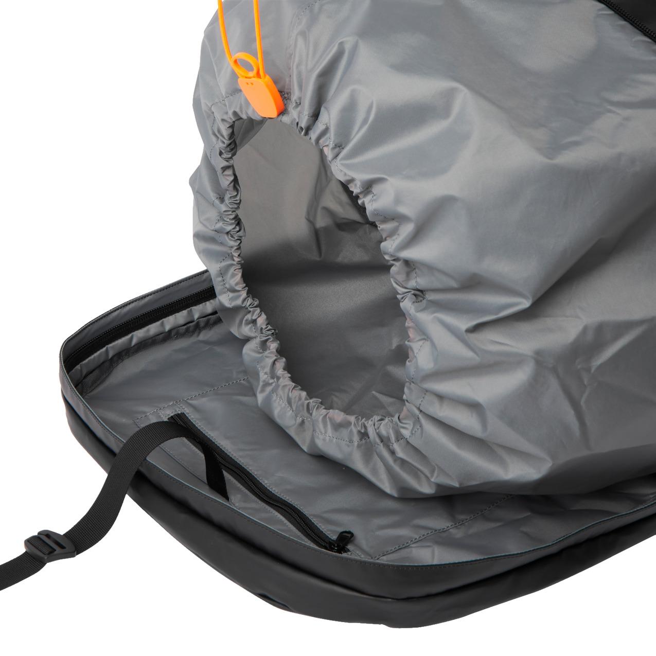 product/h/e/helly-hansen_21465-990_resort-black_1.jpg