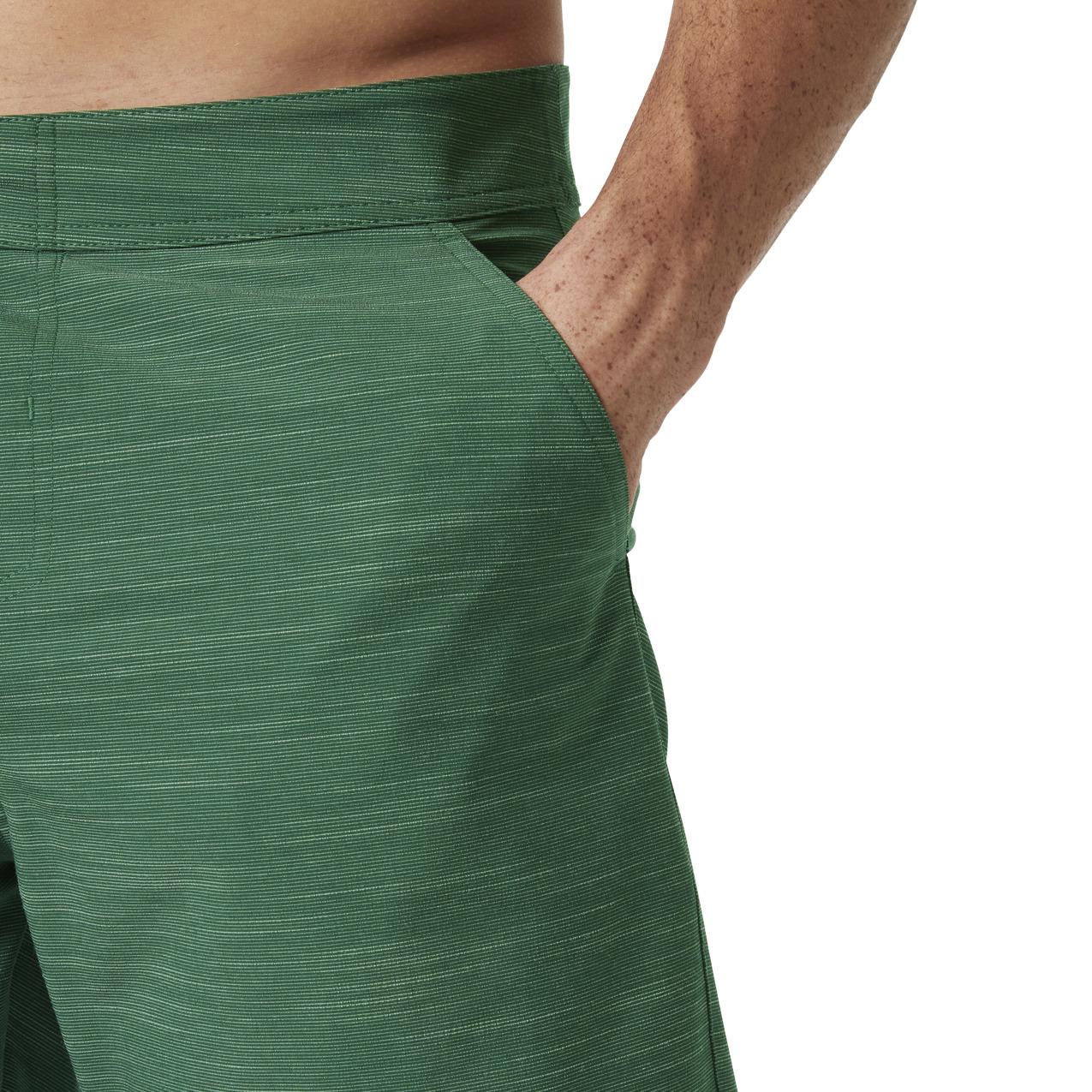 product/h/e/helly-hansen_34165-390_jungle-green_2.jpg