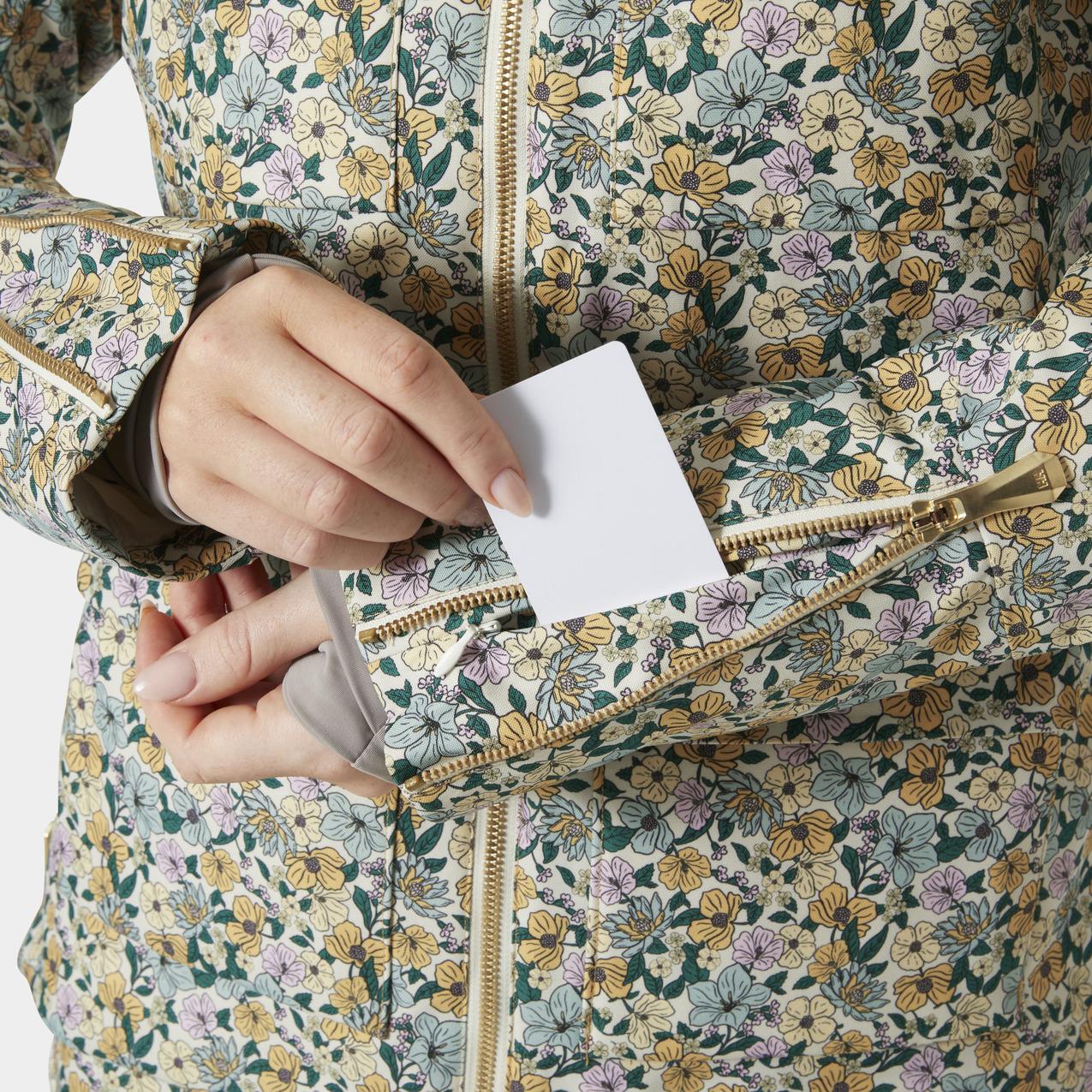 product/h/e/helly-hansen_65945-390_sand-floral-aop_5.jpg