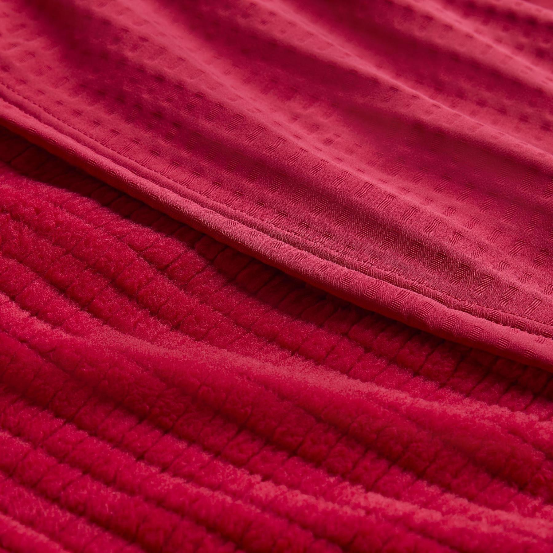 product/m/o/montane_mprxh-acr16_acer-red_7.jpg