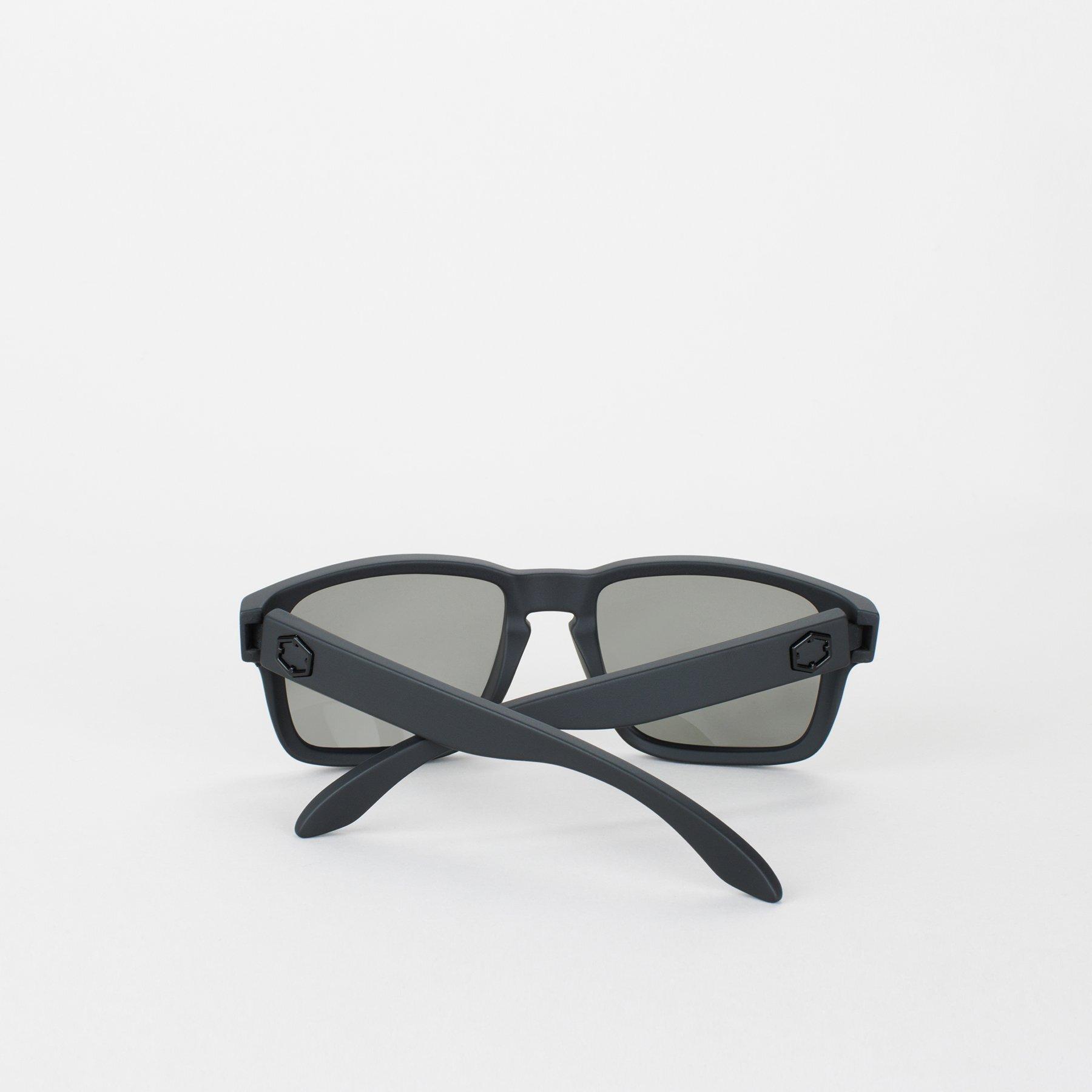 product/o/u/out-of_2s010213_black-the-one-gelo_3.jpg