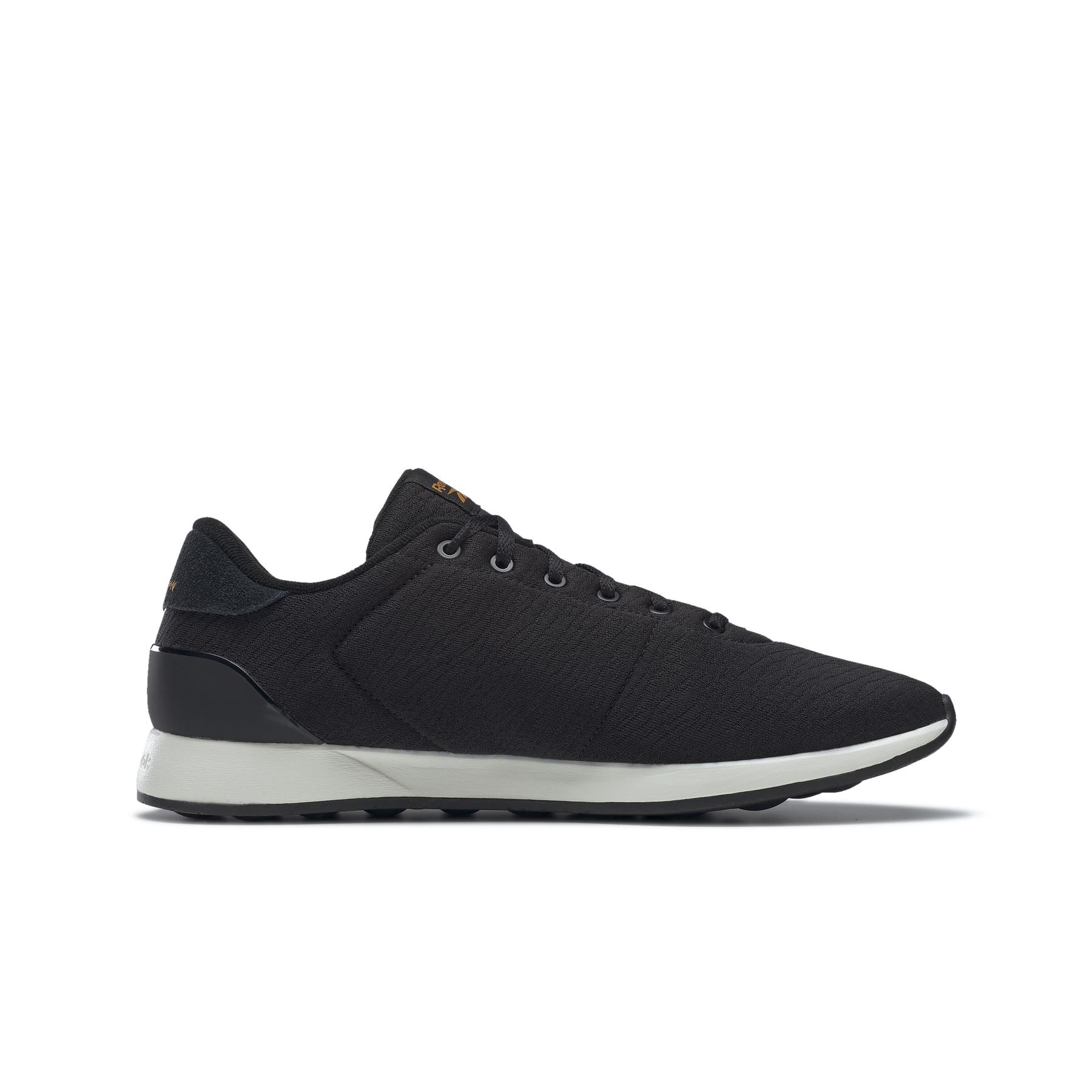 product/r/e/reebok_fz5539_4_footwear_photography_side_medial_center_view_white_000.jpg