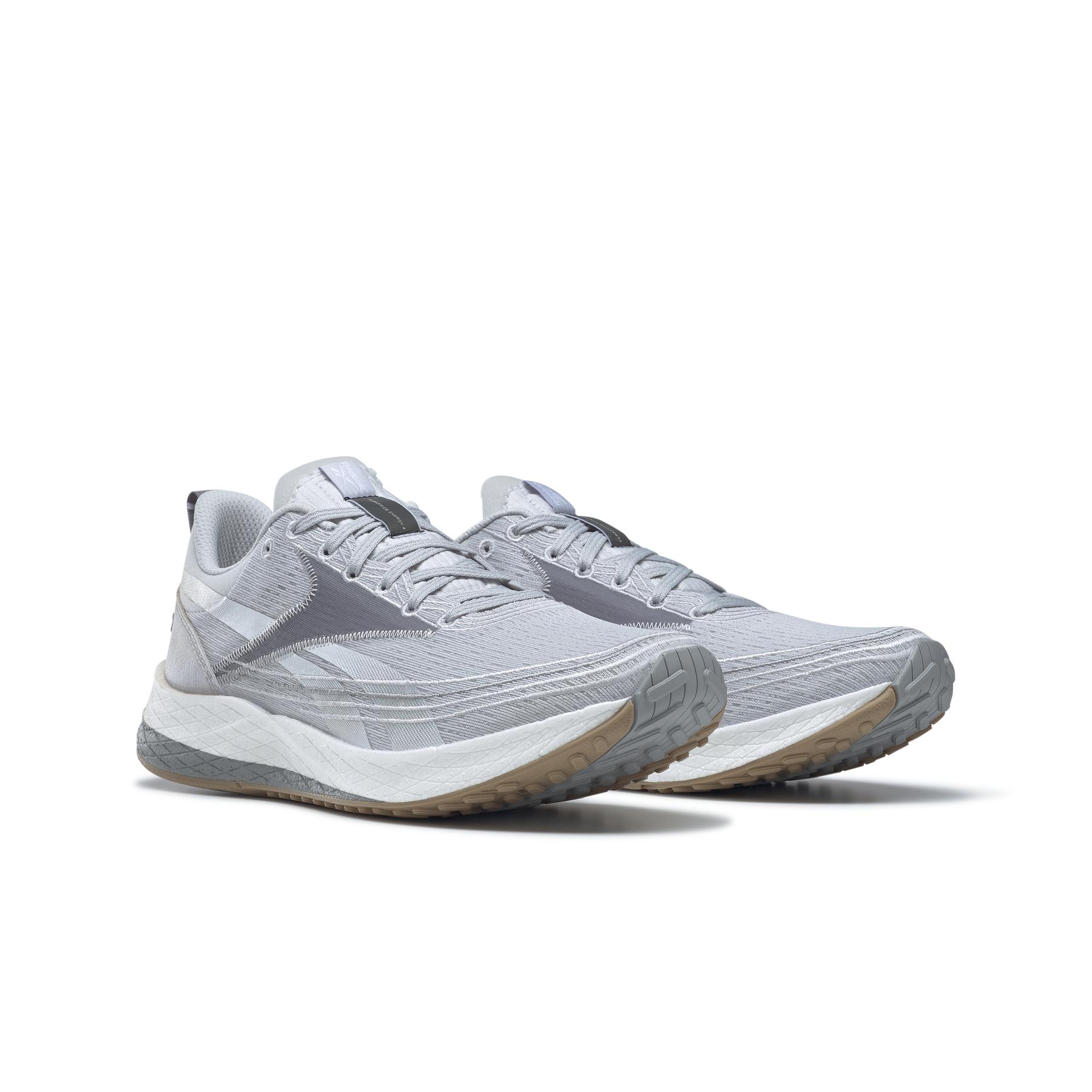 product/r/e/reebok_gy2387_5_footwear_photography_front_lateral_top_view_white_000.jpg