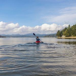 Kayaks et Canoës
