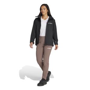 product/2/0/2025_adidas_jm3132_5_apparel_on_model_standard_outfit_view_white.jpg